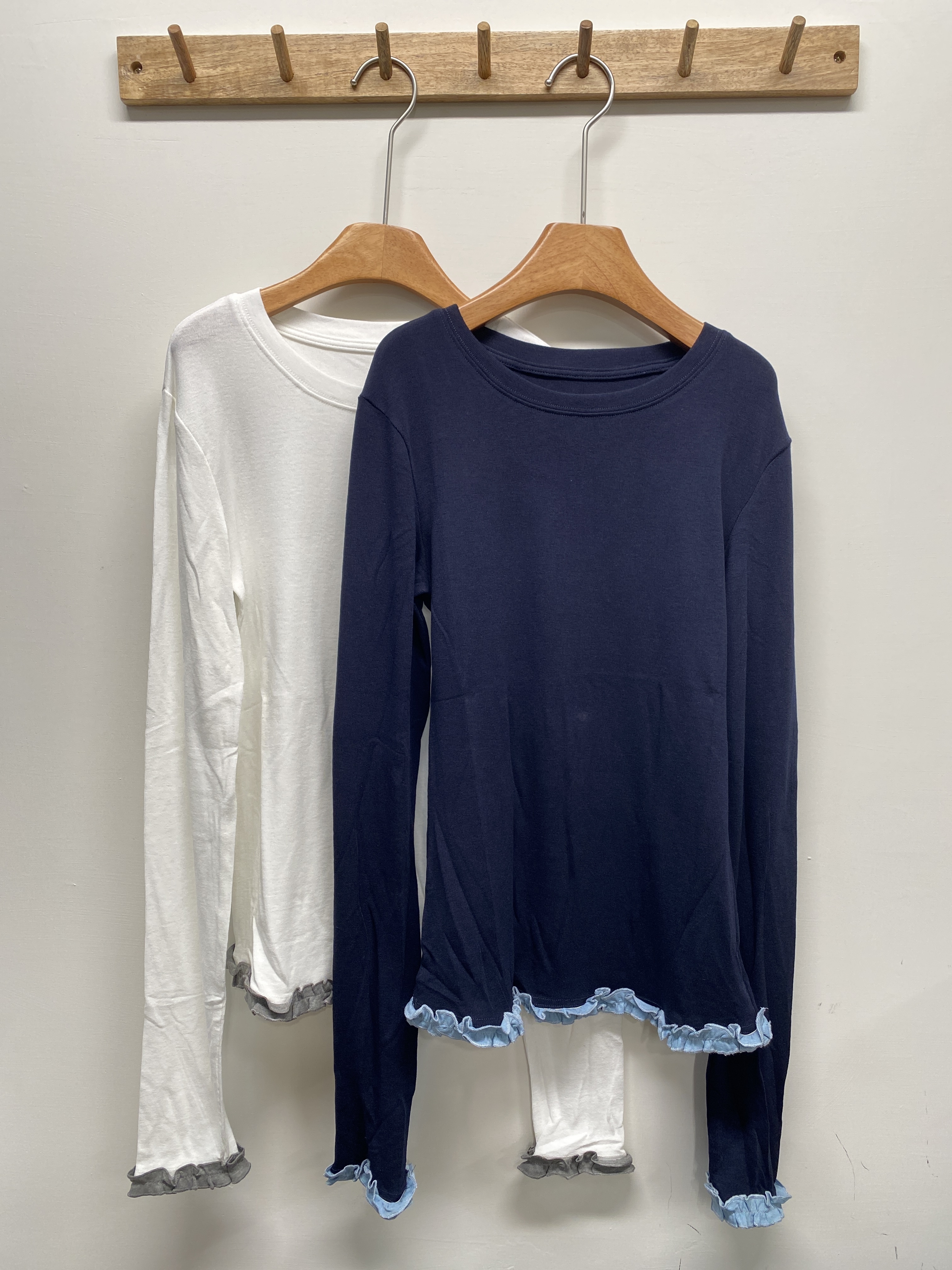 W00016拼色花邊柔軟上衣