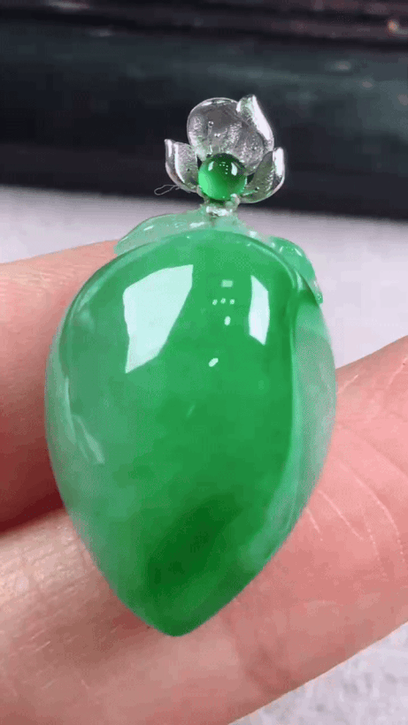 1013316 翡翠壽桃吊墜