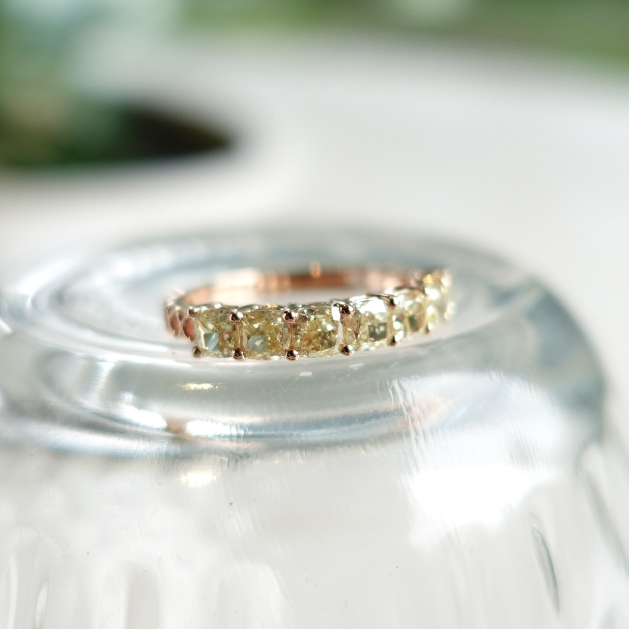 18K玫瑰金彩黃鑽排戒 - 枕形切