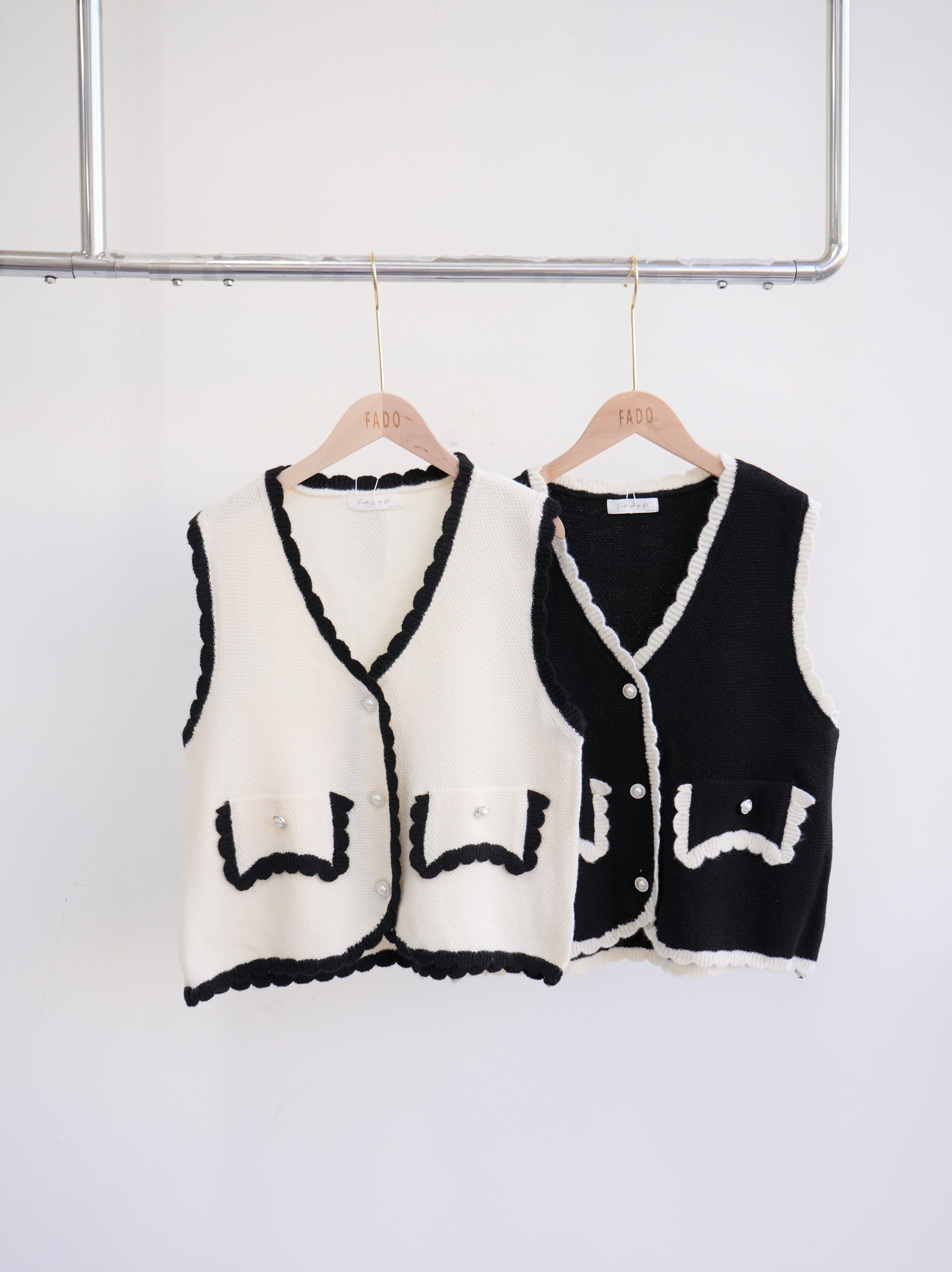 法朵Fado shop｜珍珠釦小香風針織背心 111A011 白色