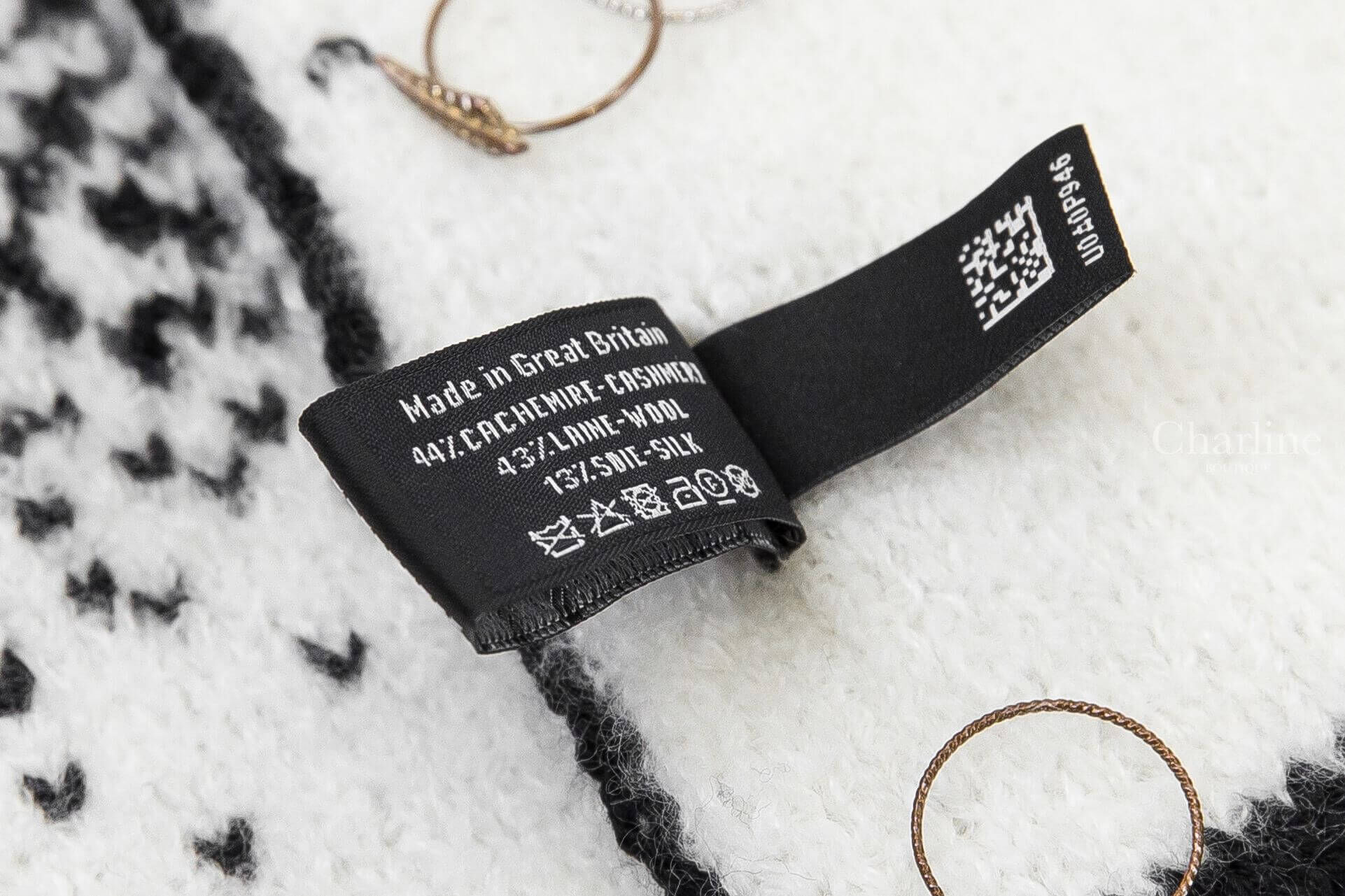 Chanel Scarf 白底白字黑色點點漸層黑CC愛心雪花字母喀什米爾羊毛混絲圍巾-Charline Boutique 精品代購