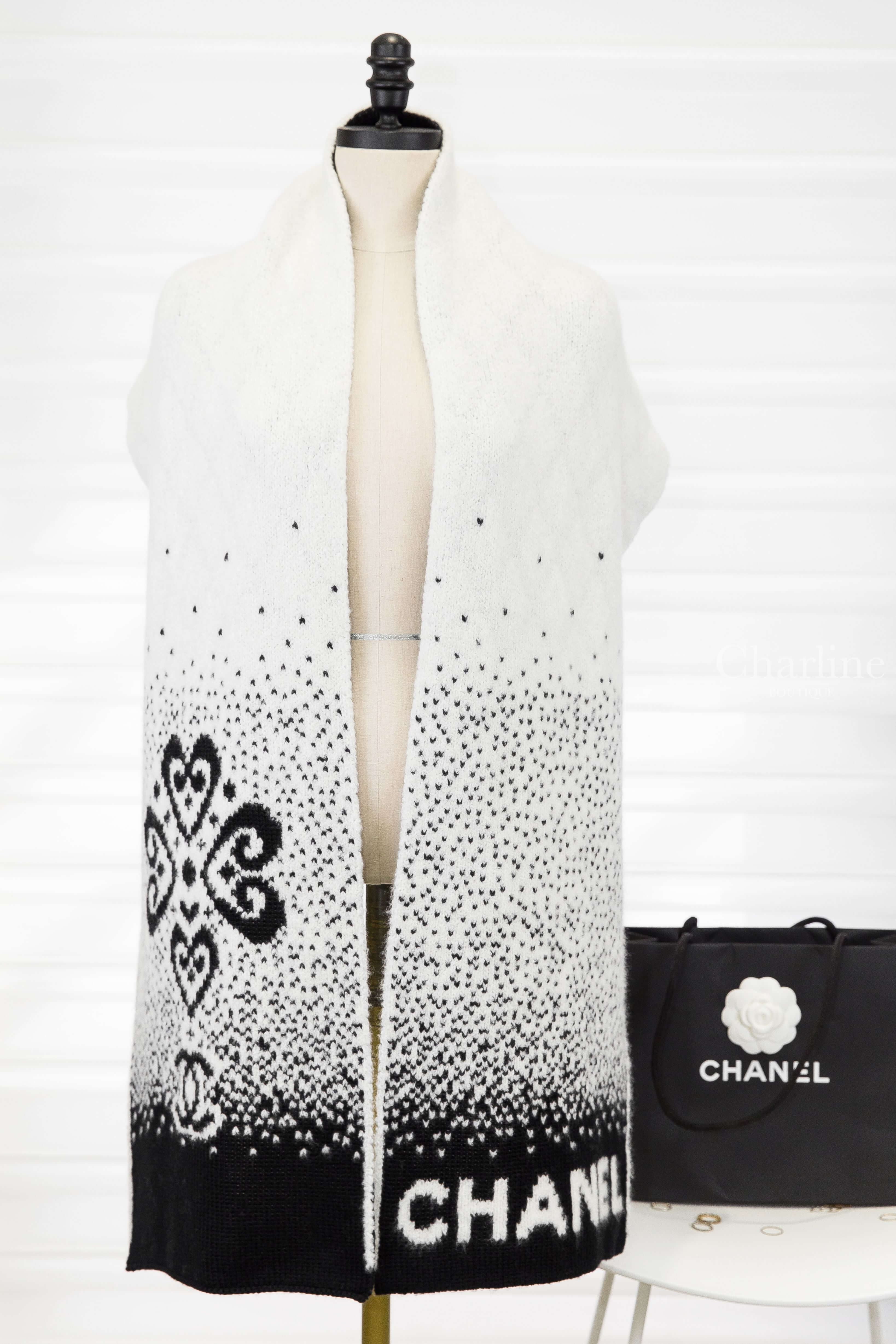 Chanel Scarf 白底白字黑色點點漸層黑CC愛心雪花字母喀什米爾羊毛混絲圍巾-Charline Boutique 精品代購
