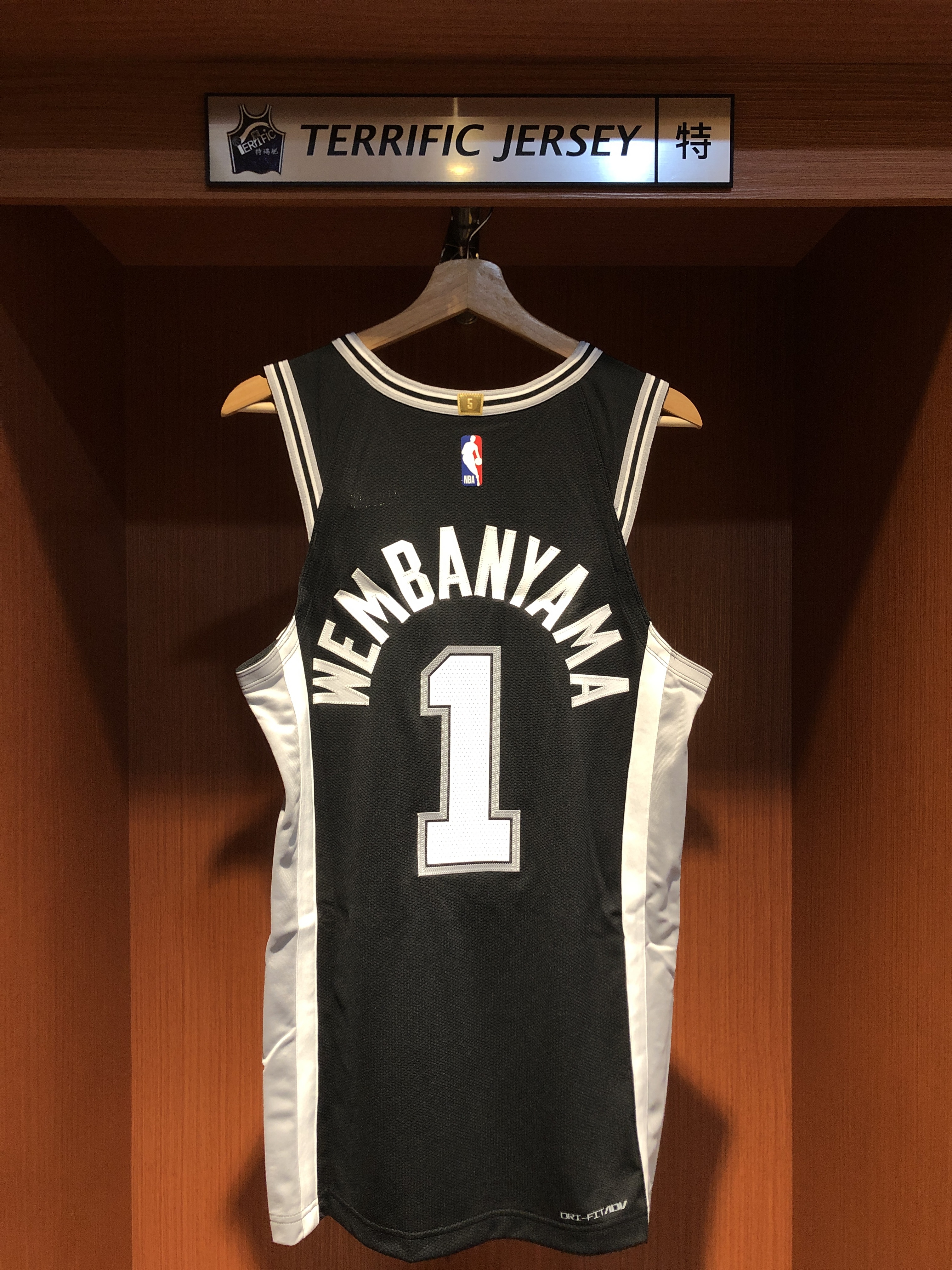 NBA球衣 Victor Wembanyama 聖安東尼奧馬刺黑 Icon Nike Authentic 球員版 電繡 全新