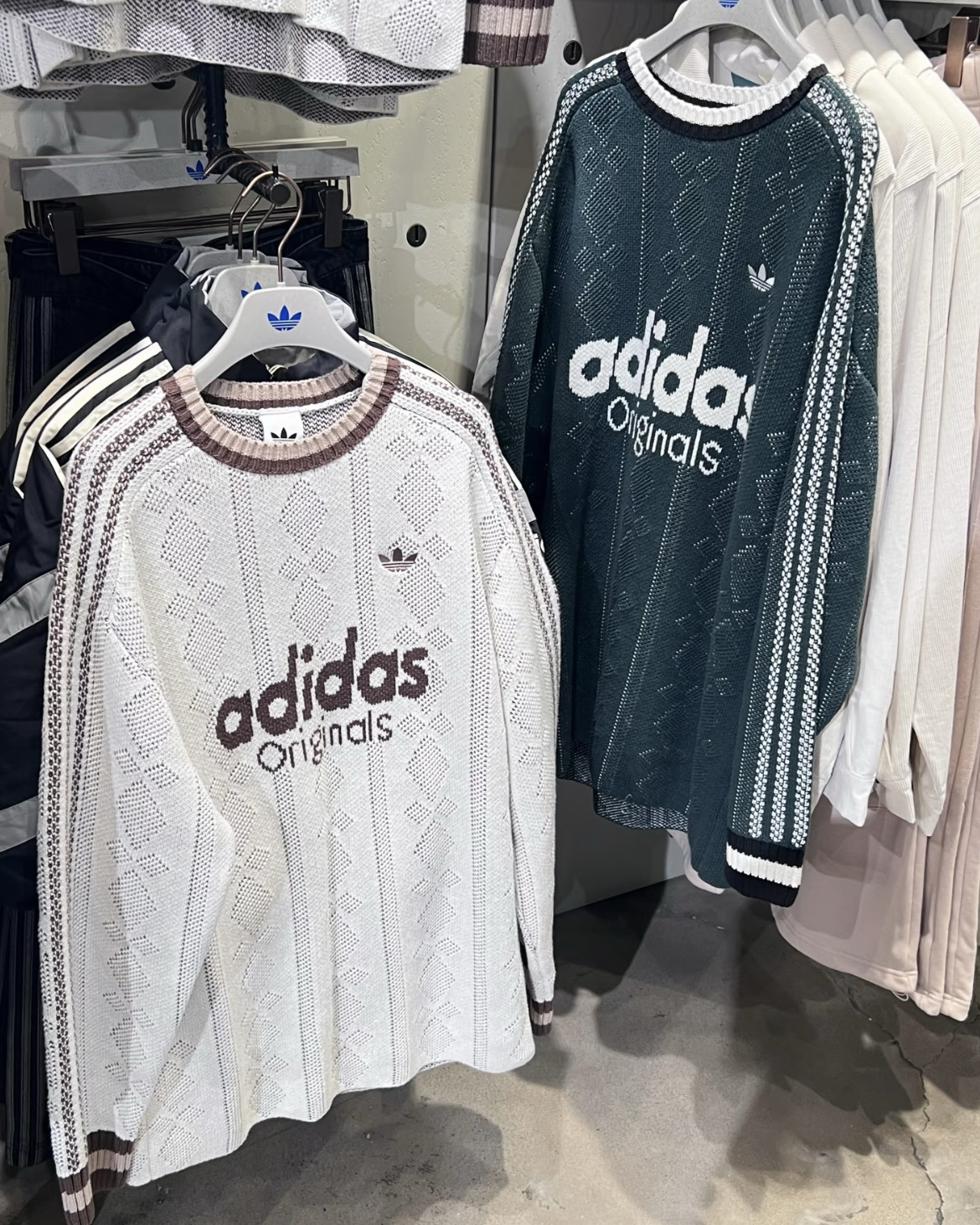Adidas Originals U SWEATSHIRT 卡其 墨綠 毛衣 針織衫 字母 長袖 圓領 上衣