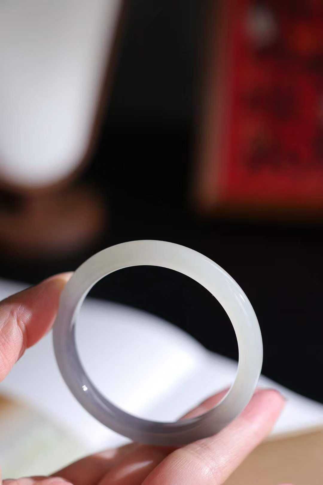 1013721 52mm和田玉半山半水手鐲 (50-52)