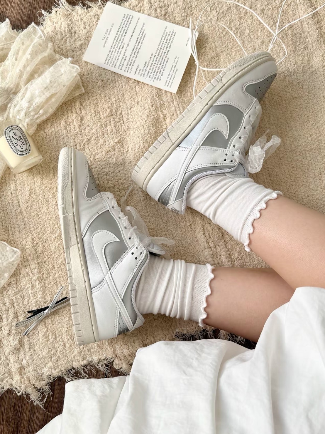 《張員瑛同款》NIKE DUNK 白霧銀 反轉緞帶