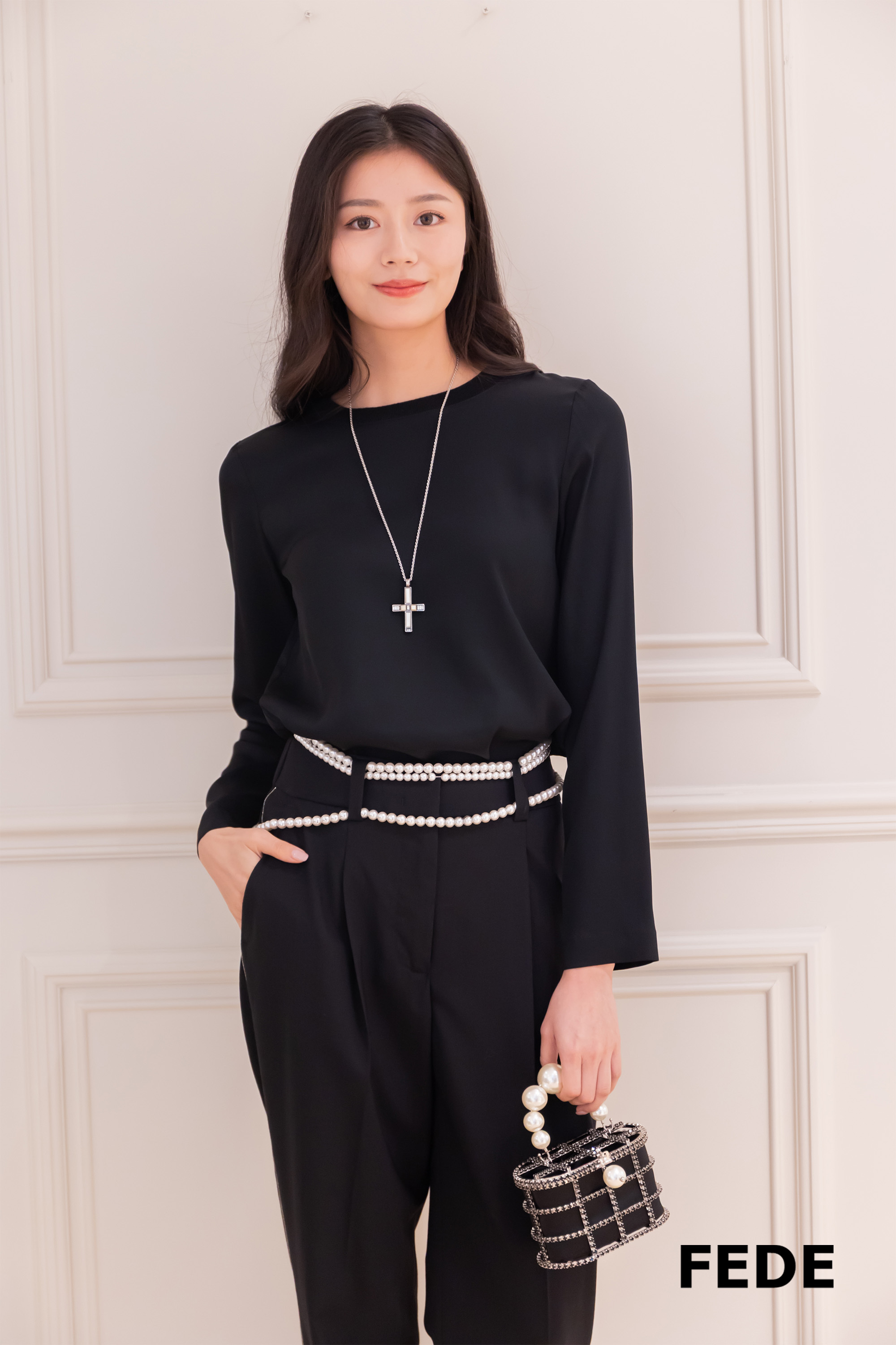 LORENA 圓領長袖T(黑)