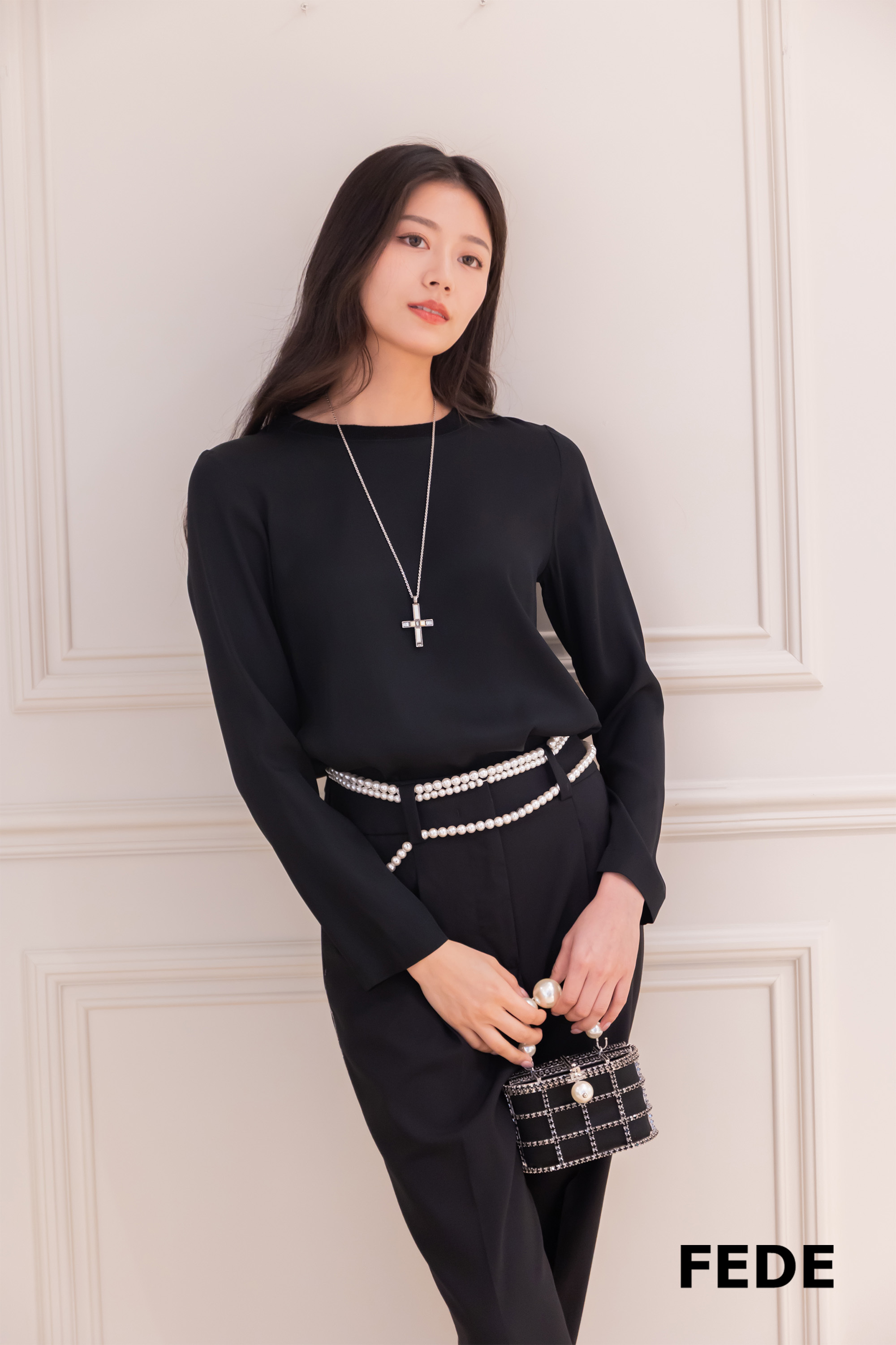 LORENA 圓領長袖T(黑)