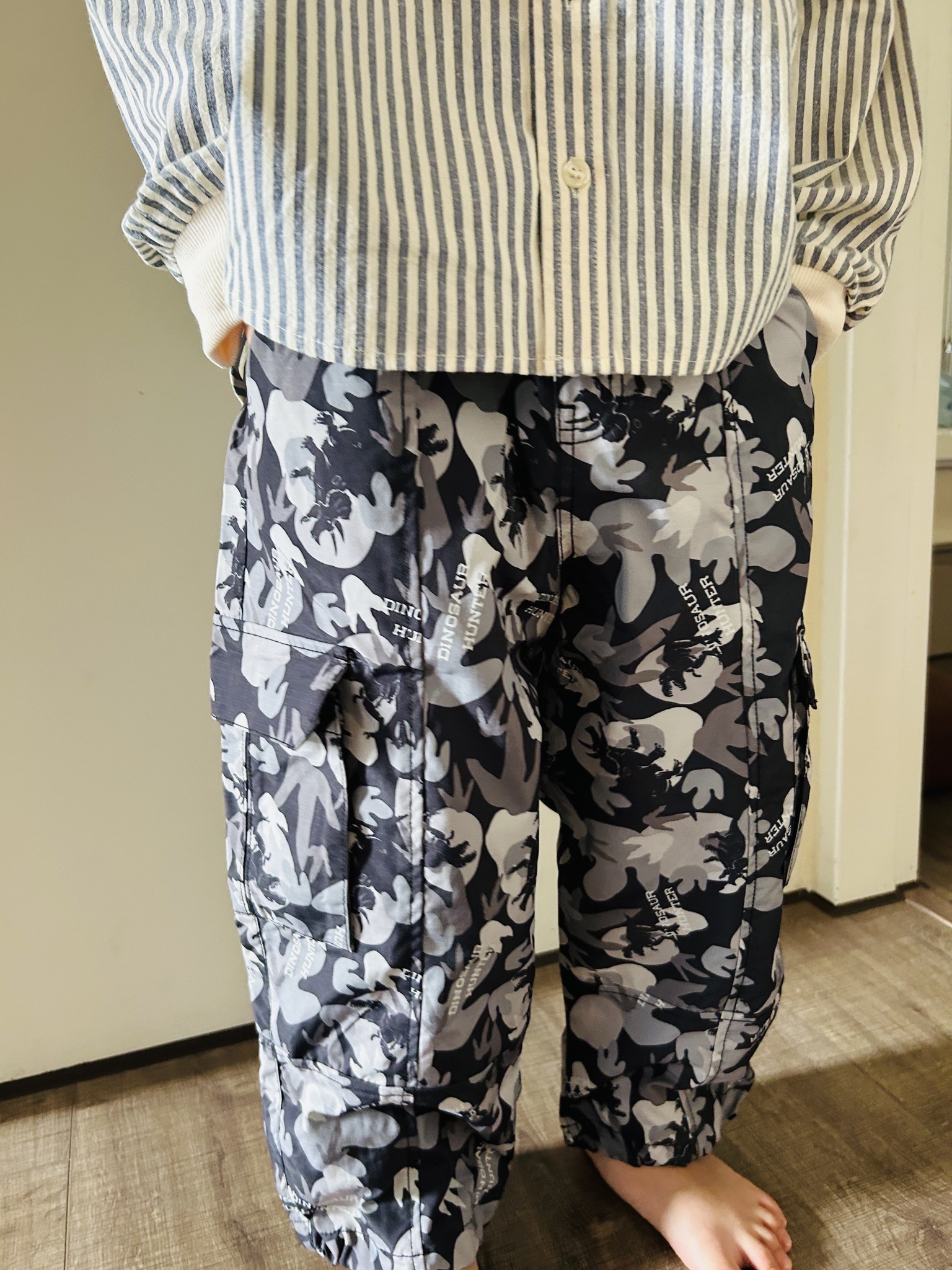 日本 BREEZE 叢林恐龍 休閒工裝寬褲 (黑色，120) J421875