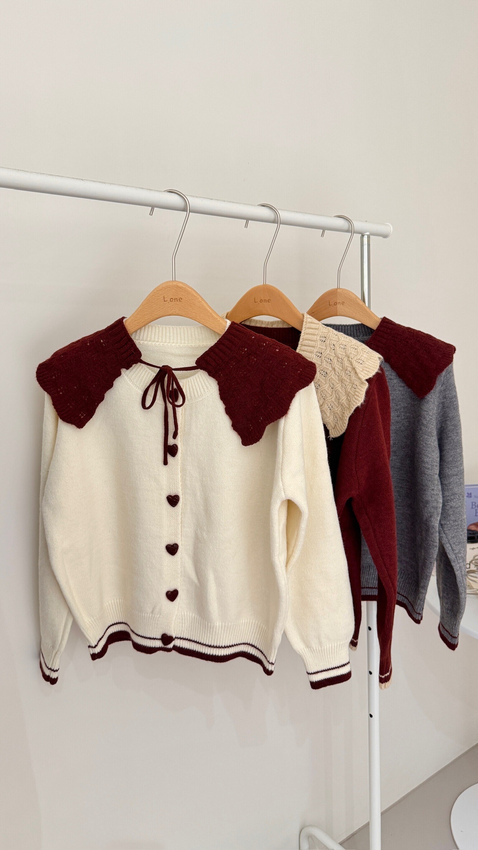 愛心釦針織衫+領片