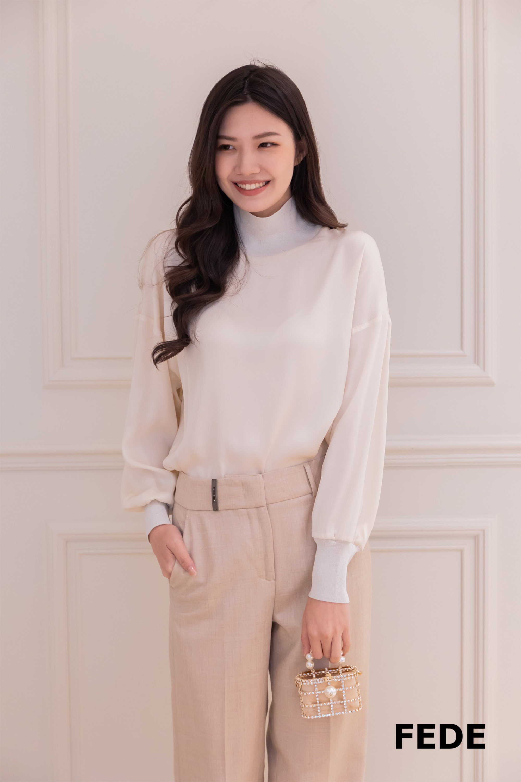 LORENA 金蔥領長袖絲上衣(杏)