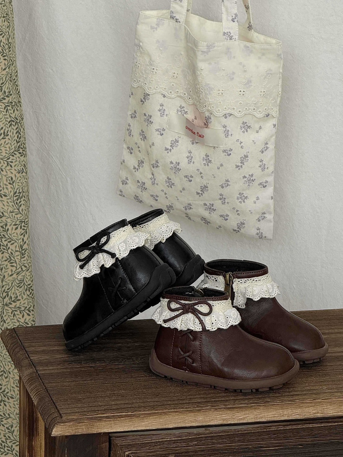 蕾絲蝴蝶結短靴