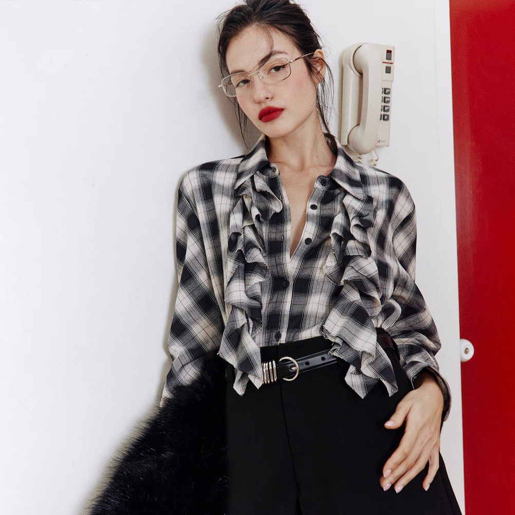經典黑白格紋荷葉滾邊翻領襯衫-S-M (Elegant & Love)