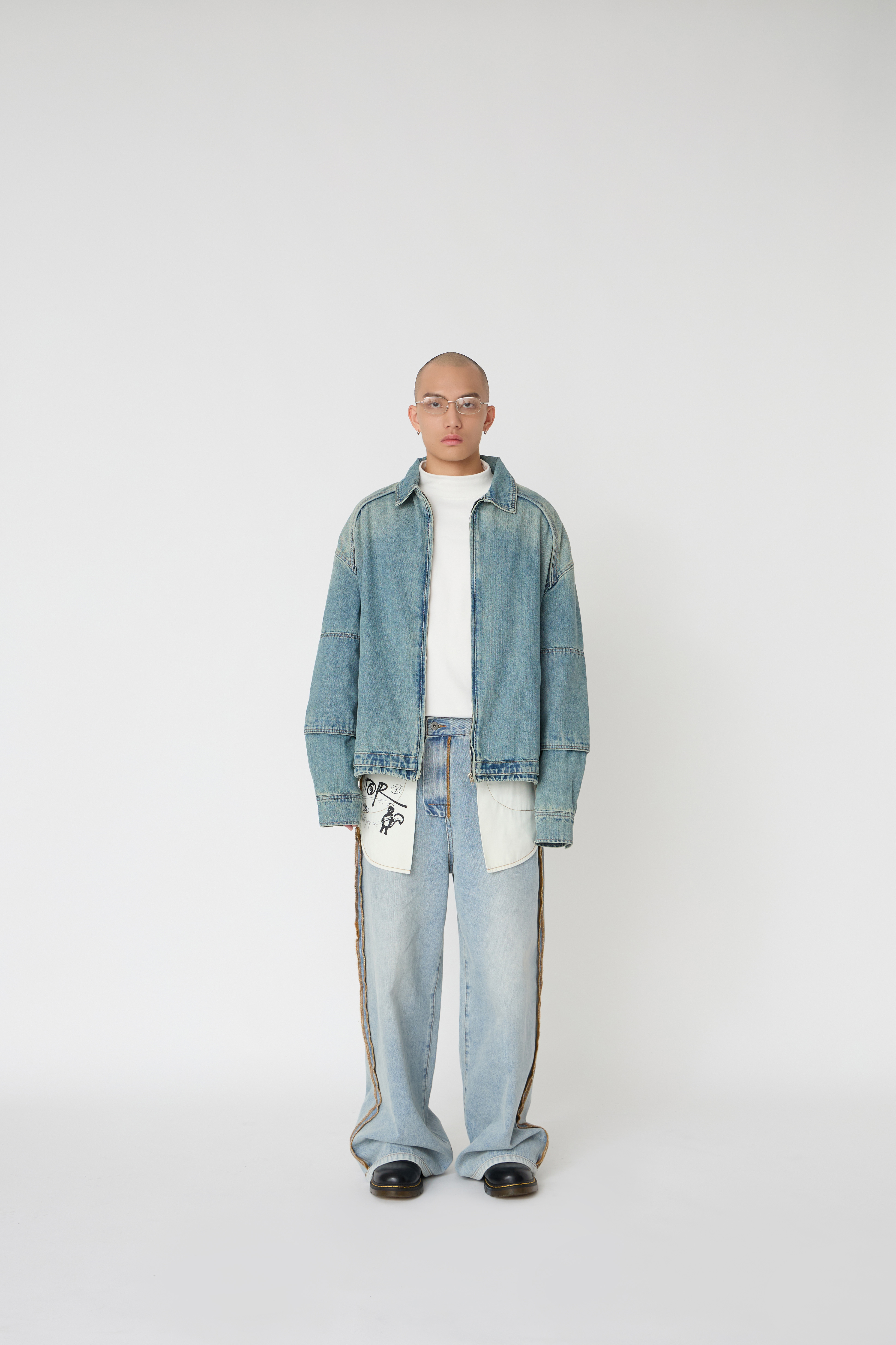 NOIR 插肩構型剪接牛仔外套