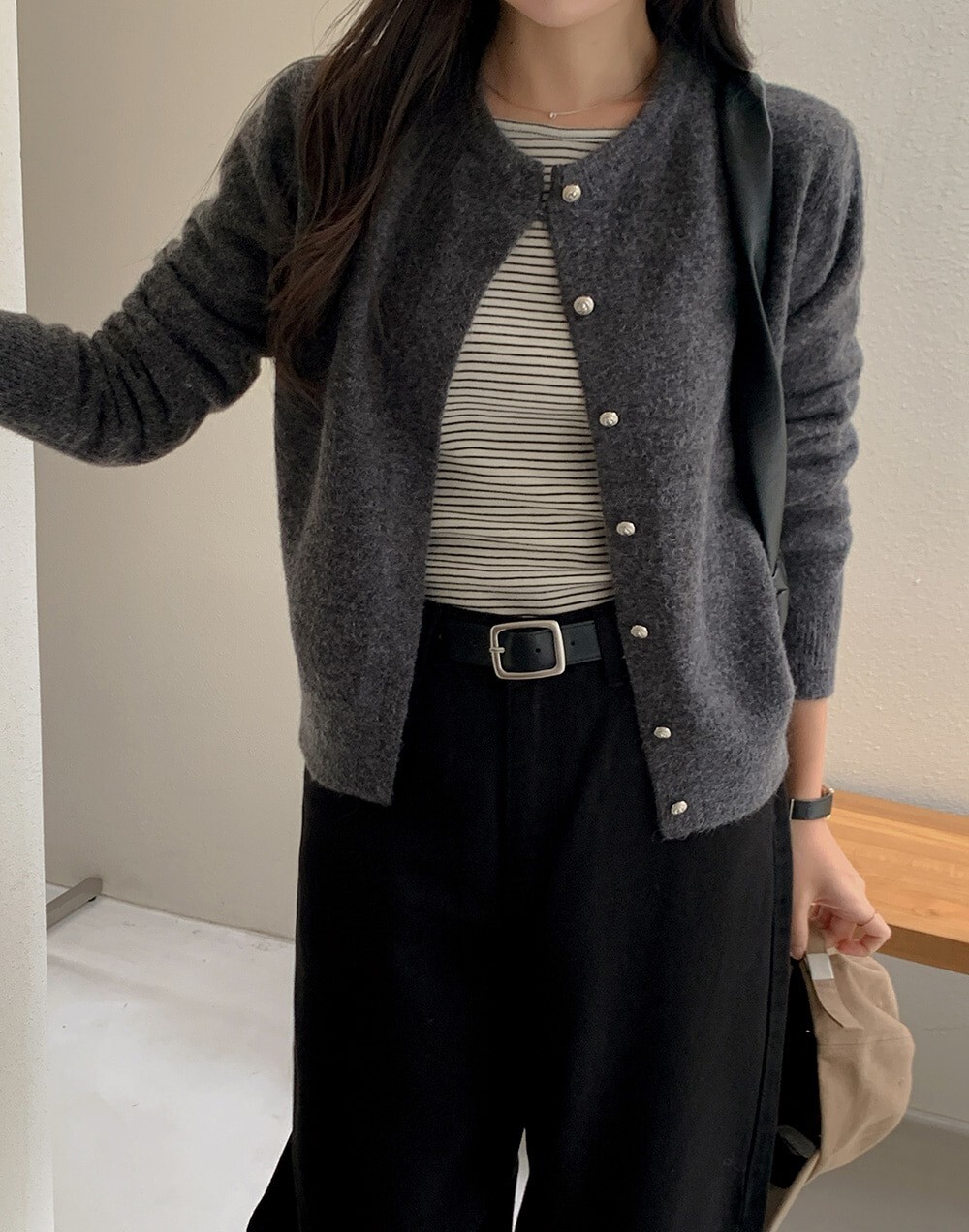 韓國grace muse授權 精緻溫柔銀扣圓領針織排扣衫