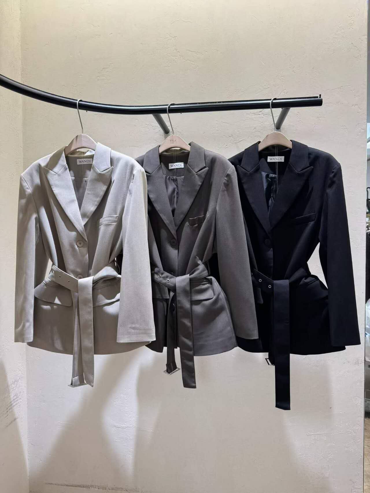 WJ5129 通勤風附腰帶開V領西裝外套