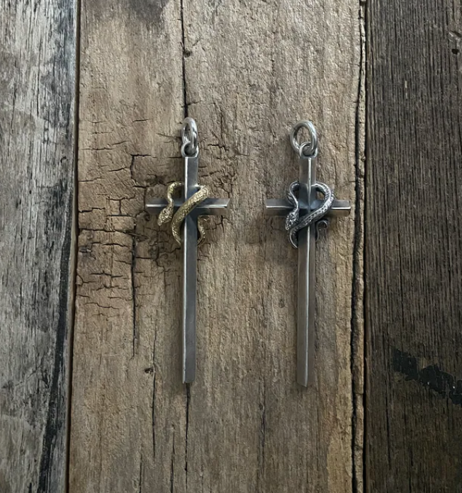 SE-824 snake rolled cross top