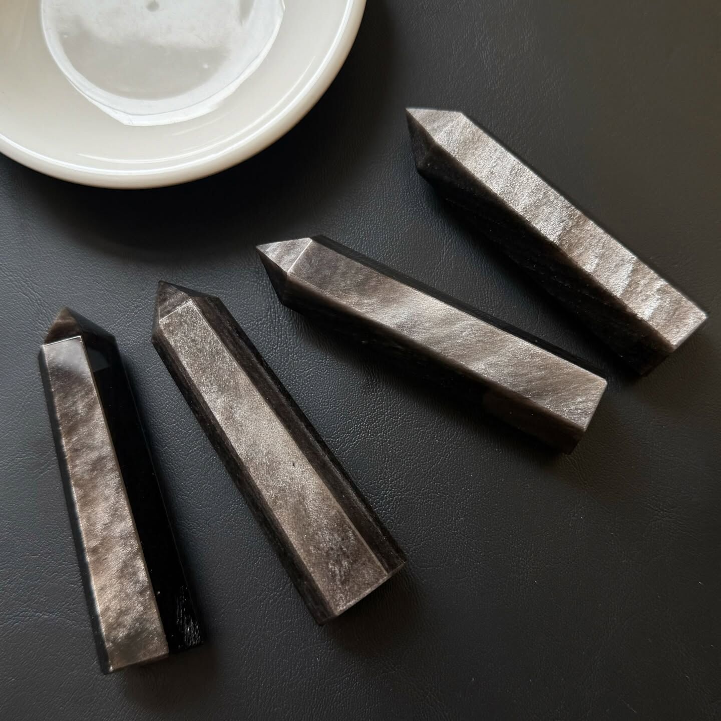 [原石] 銀曜石 水晶柱