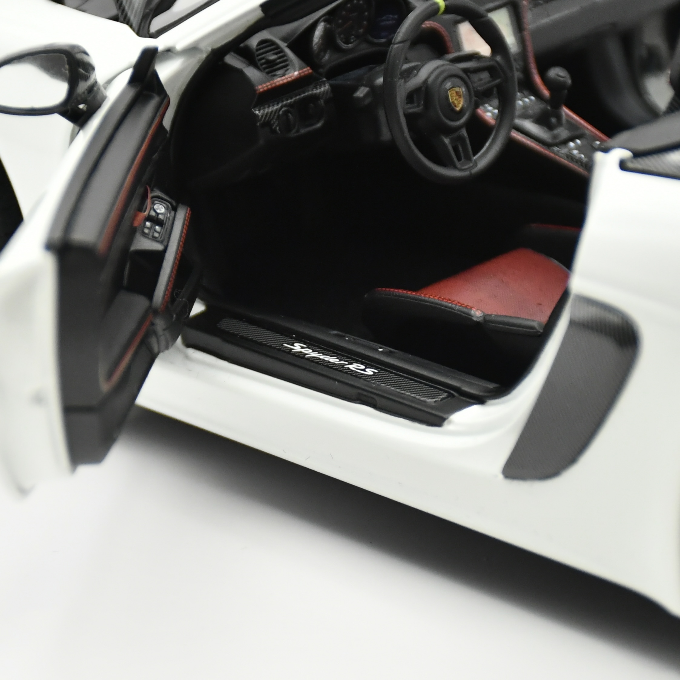 1/18 Porsche 718 Spyder RS