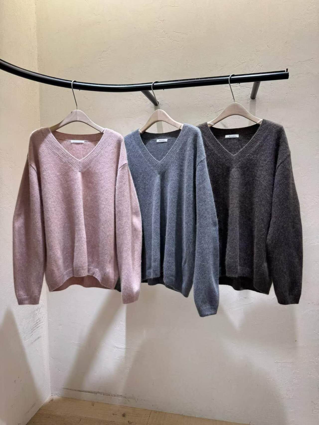 WJ5140 百搭V領軟綿綿長袖上衣