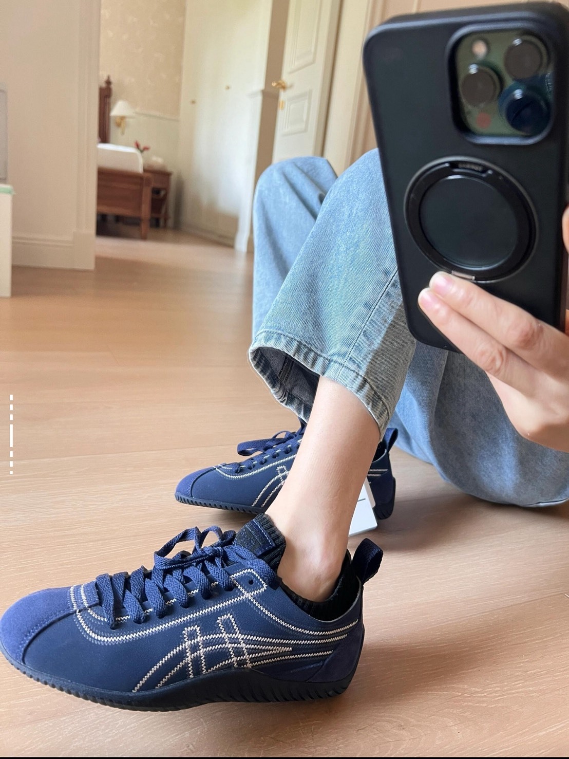 Onitsuka Tiger SCLAW Navy Unisex Low-Top Lifestyle Sneakers