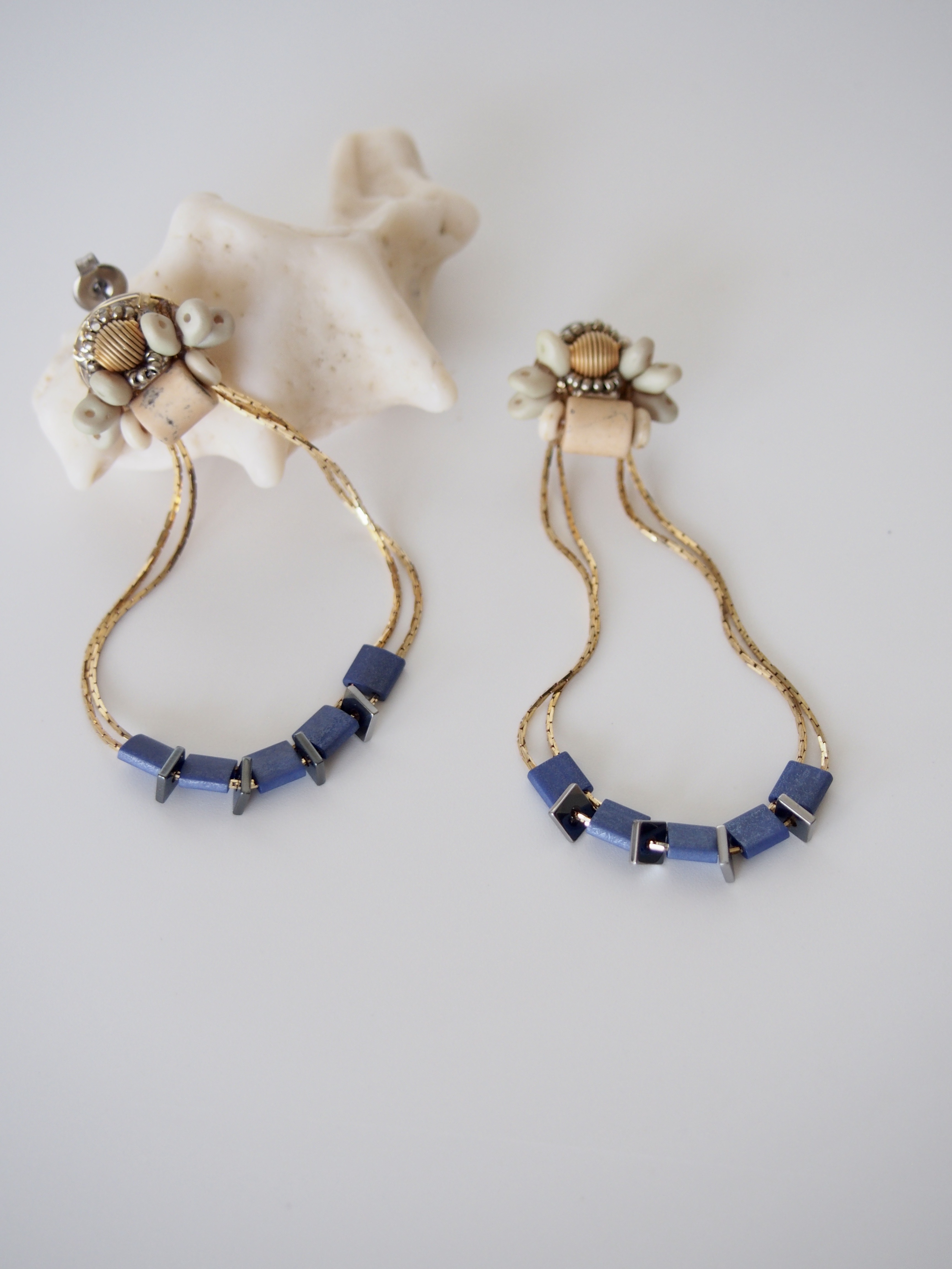 glass chain 針式耳環＿藍