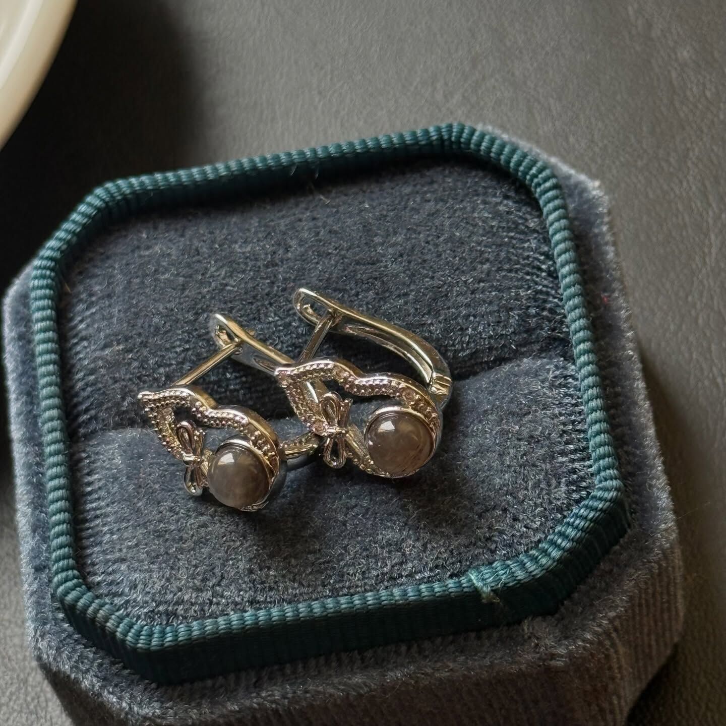 [原石] 黑骨幹太陽石 葫蘆耳環 水晶耳環