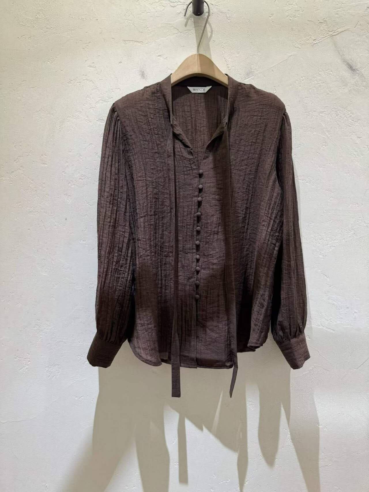 WJ5142 蝴蝶綁帶波波假排扣恤衫