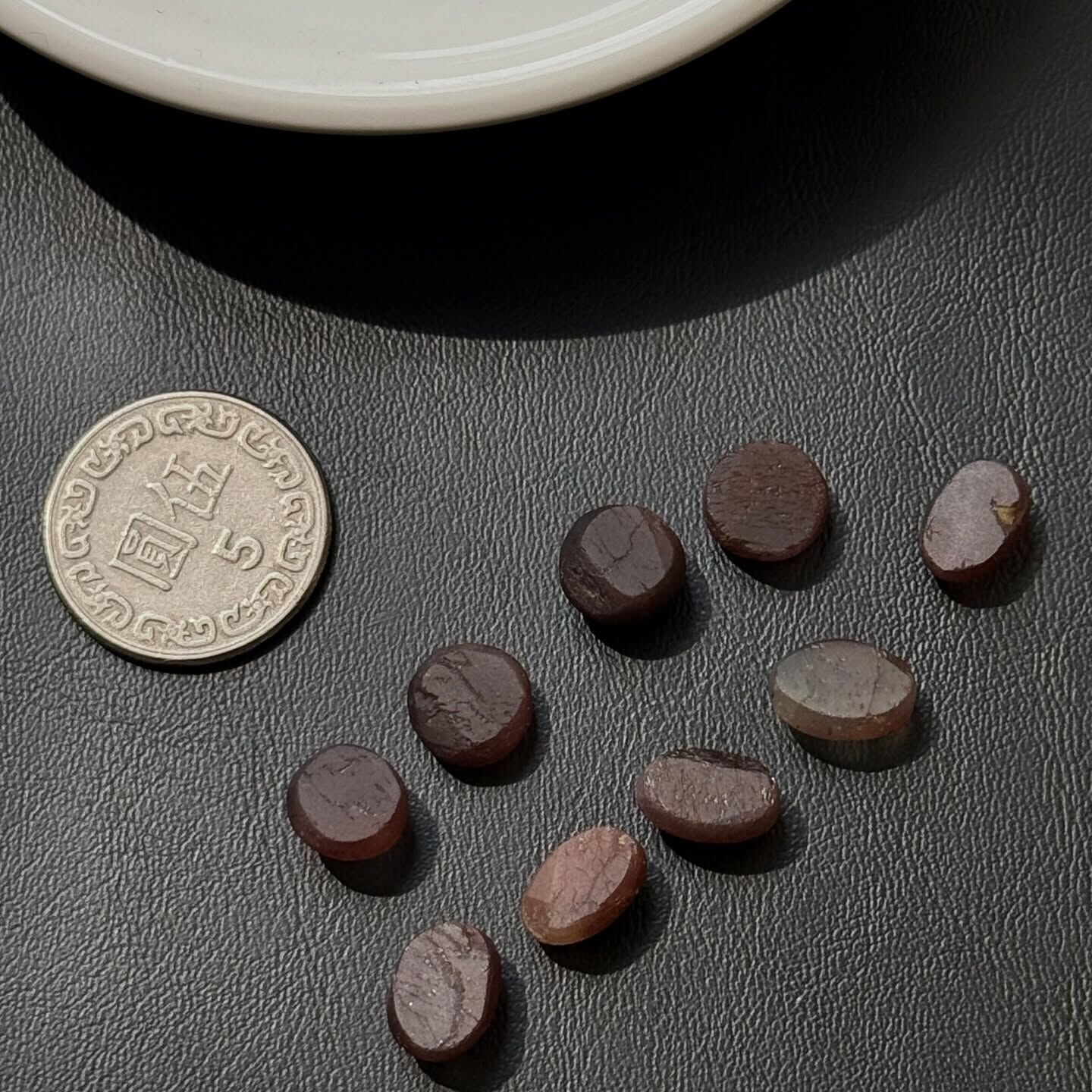 [原石] 星光石榴石 水晶裸石蛋面