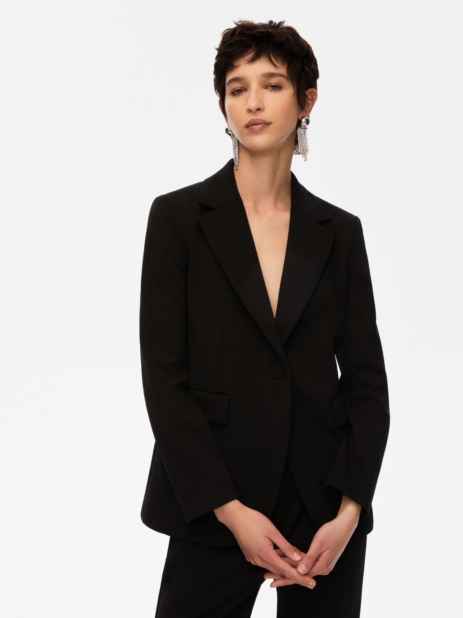 iBlues雅緻壓線挺版西裝外套 ｜黑