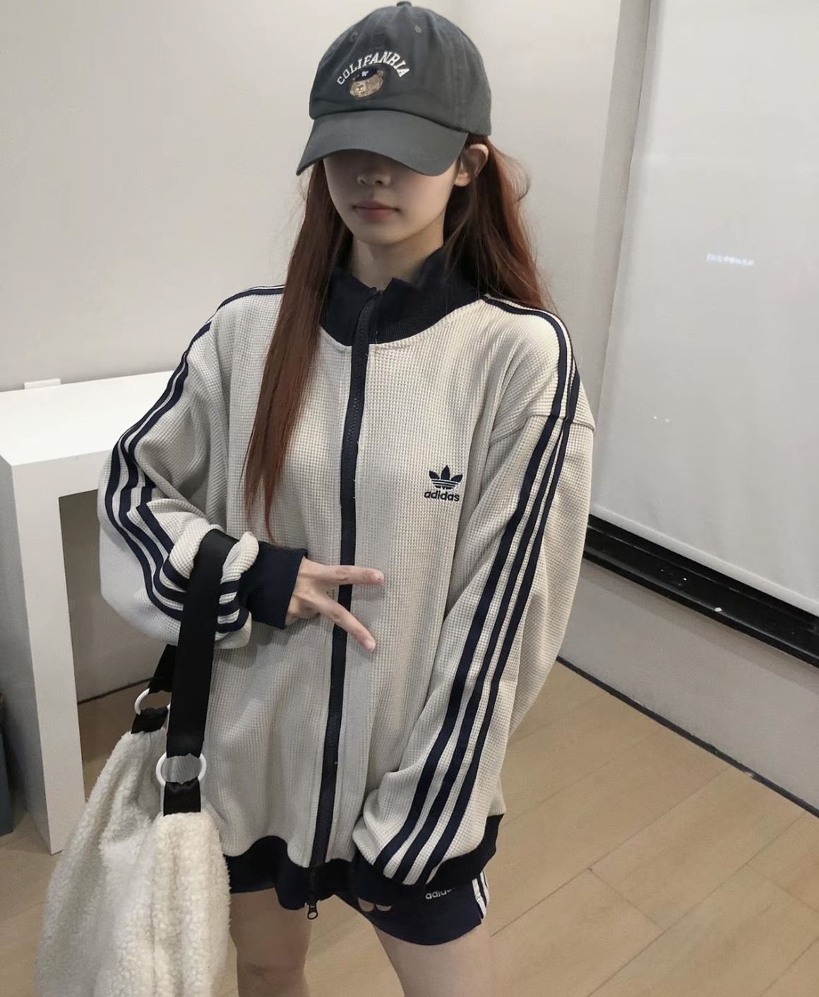 Adidas Originals TRACK TOP 華夫格 外套  奶灰 深藍 KC2618