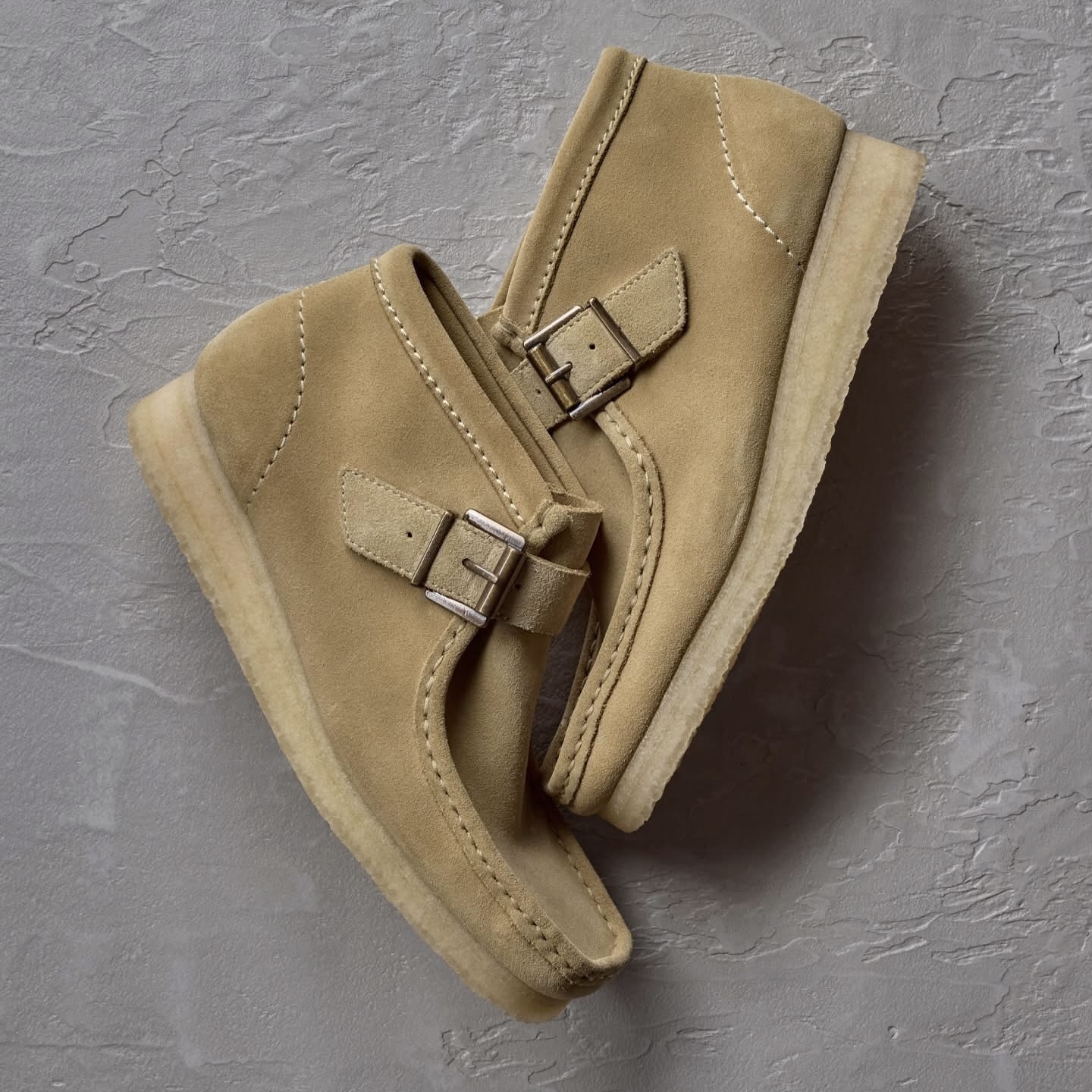 CLARKS 麂皮 卡其 中高筒 短靴 休閒 女款 26180292