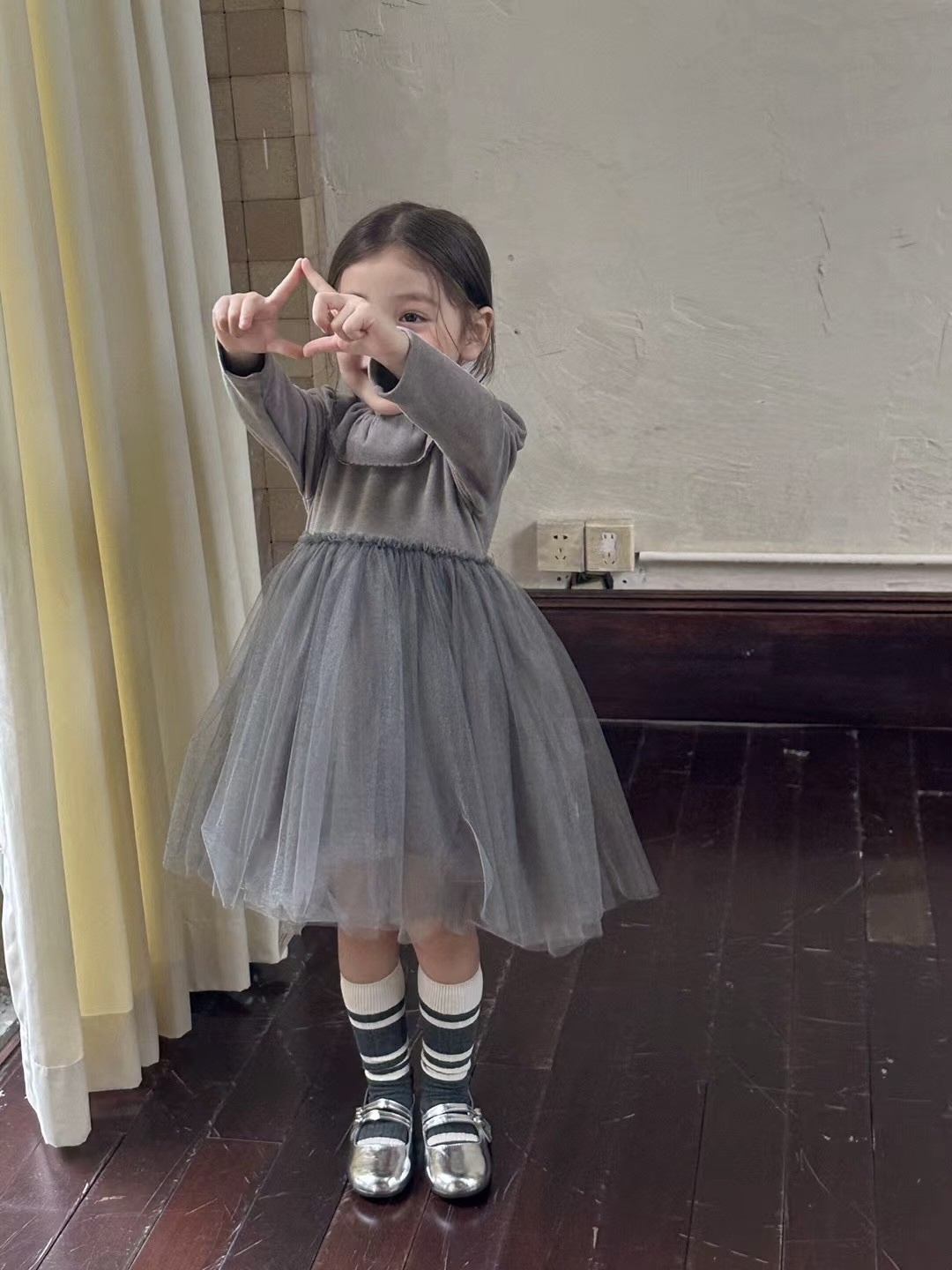 A03237設計師品牌花邊圓領拼紗連衣裙