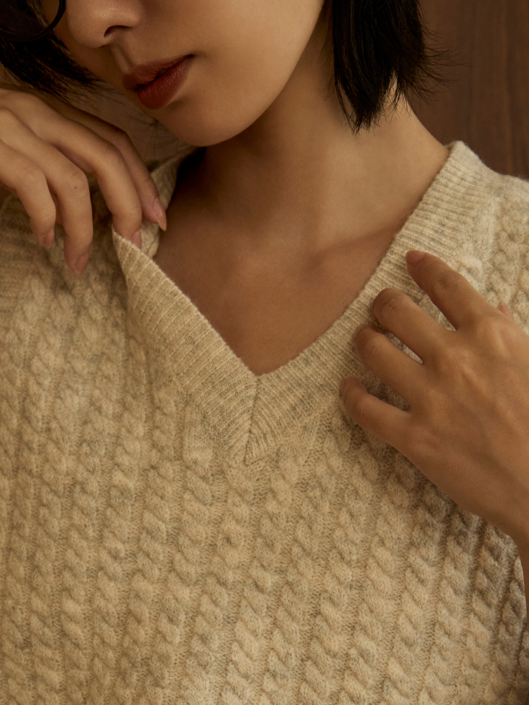 2603 麻花V領針織背心(6%羊毛)