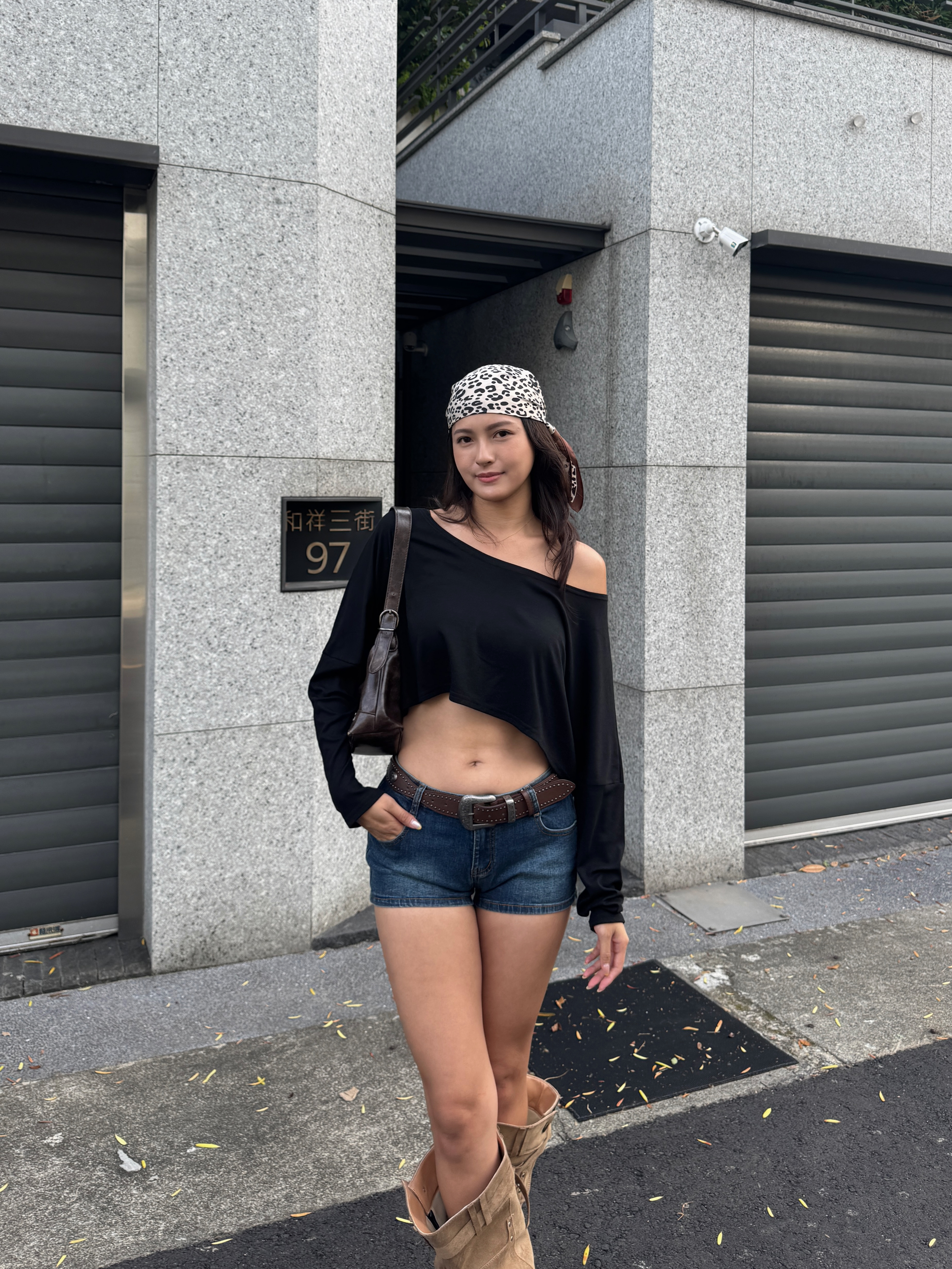 莫代爾柔棉寬鬆短版上衣☁️