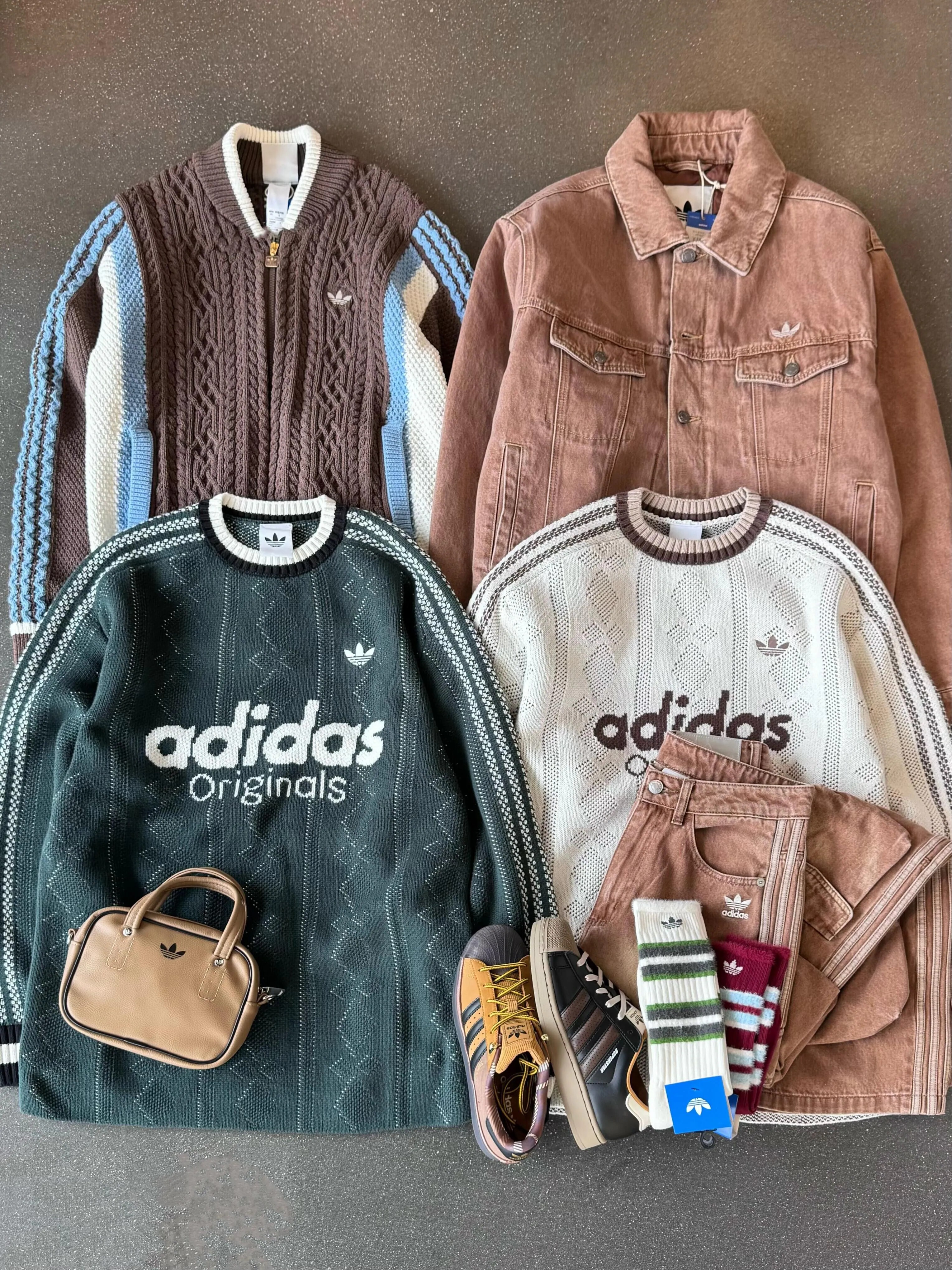 <現貨+預購> Adidas Originals U SWEATSHIRT 字母 三線 針織衫 毛衣 長袖 米棕KS5956/綠黑KS5957