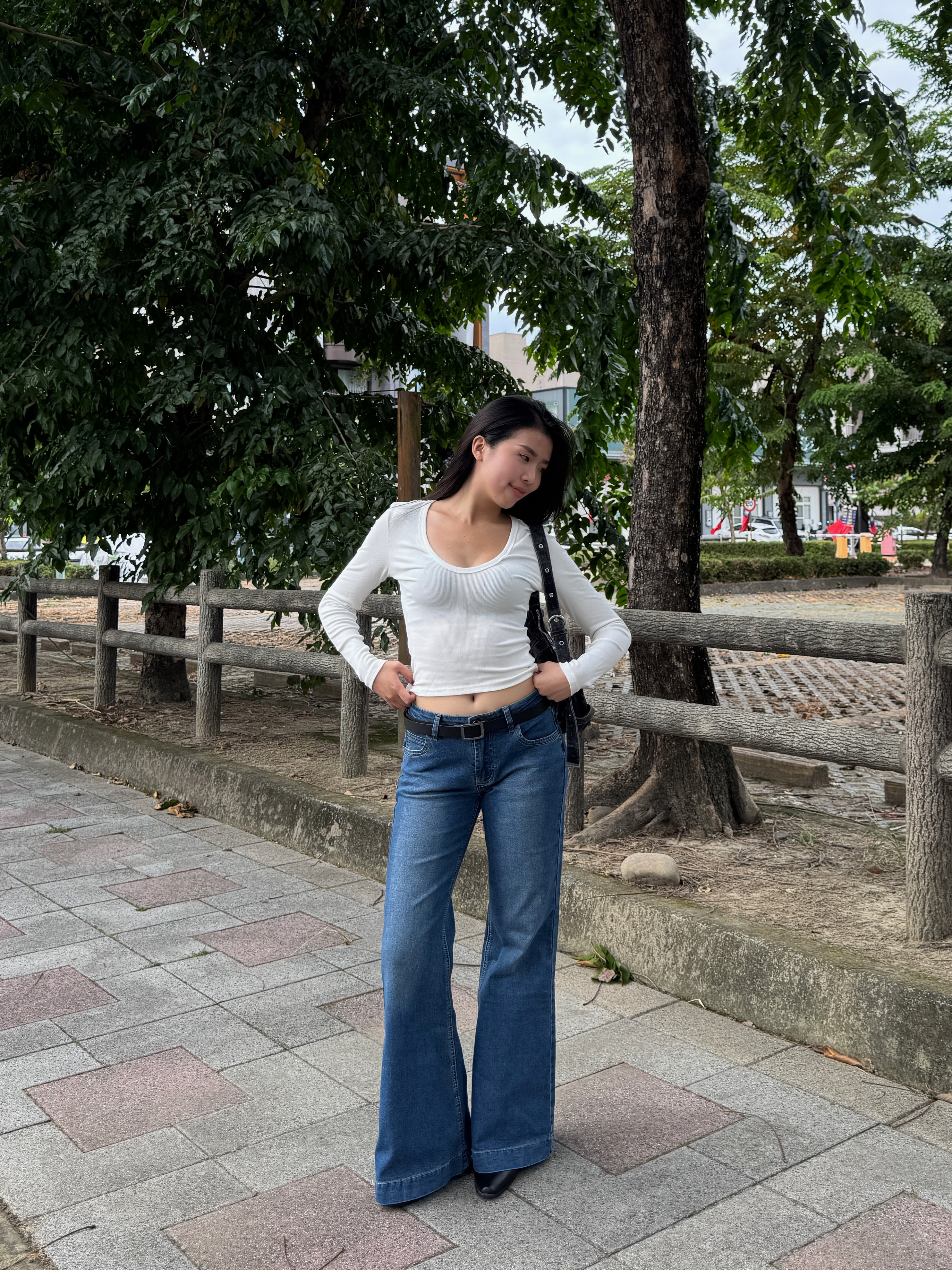 闆娘推薦🪄歐美低腰微喇叭牛仔褲(2色)