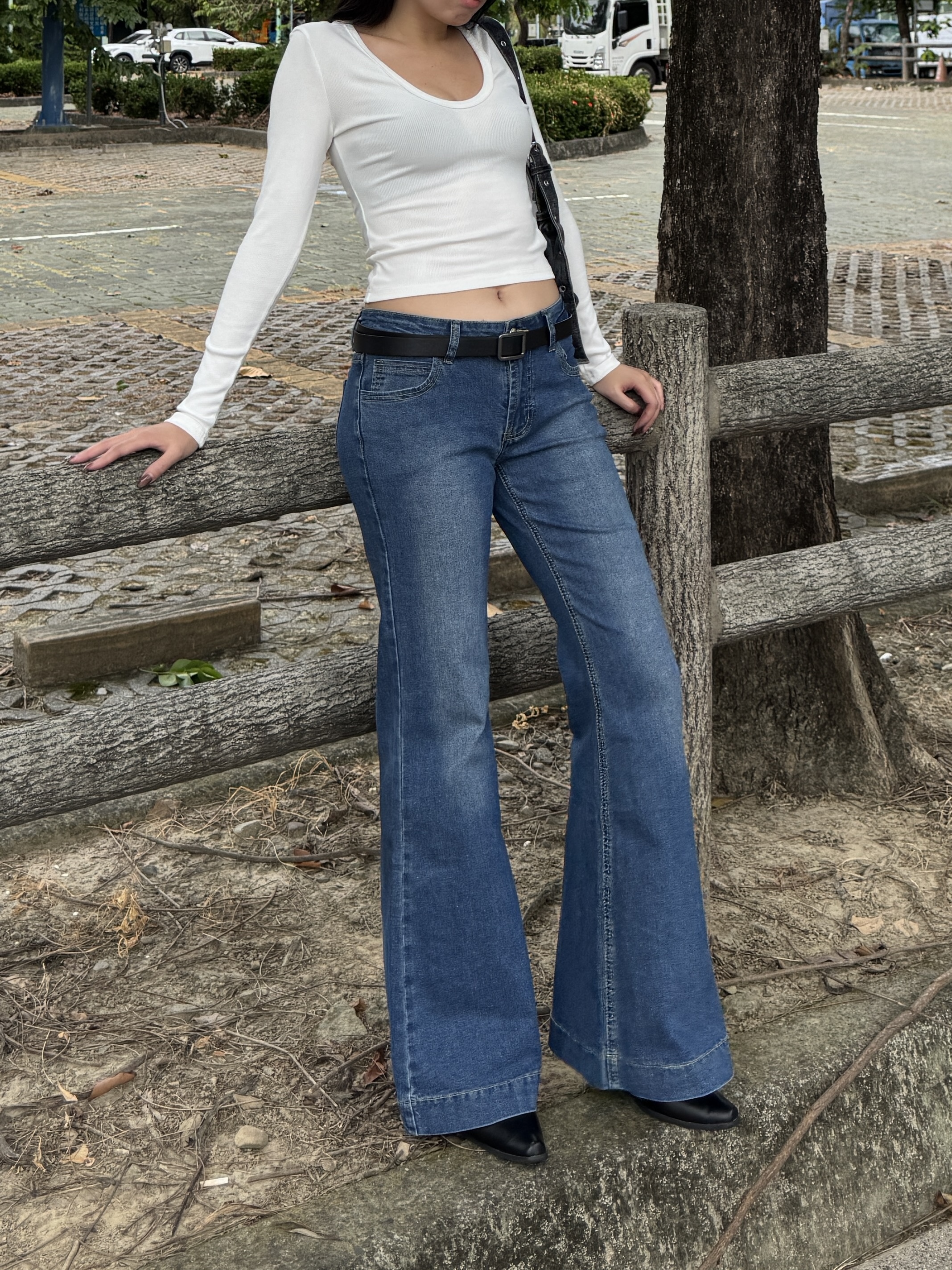 闆娘推薦🪄歐美低腰微喇叭牛仔褲(2色)