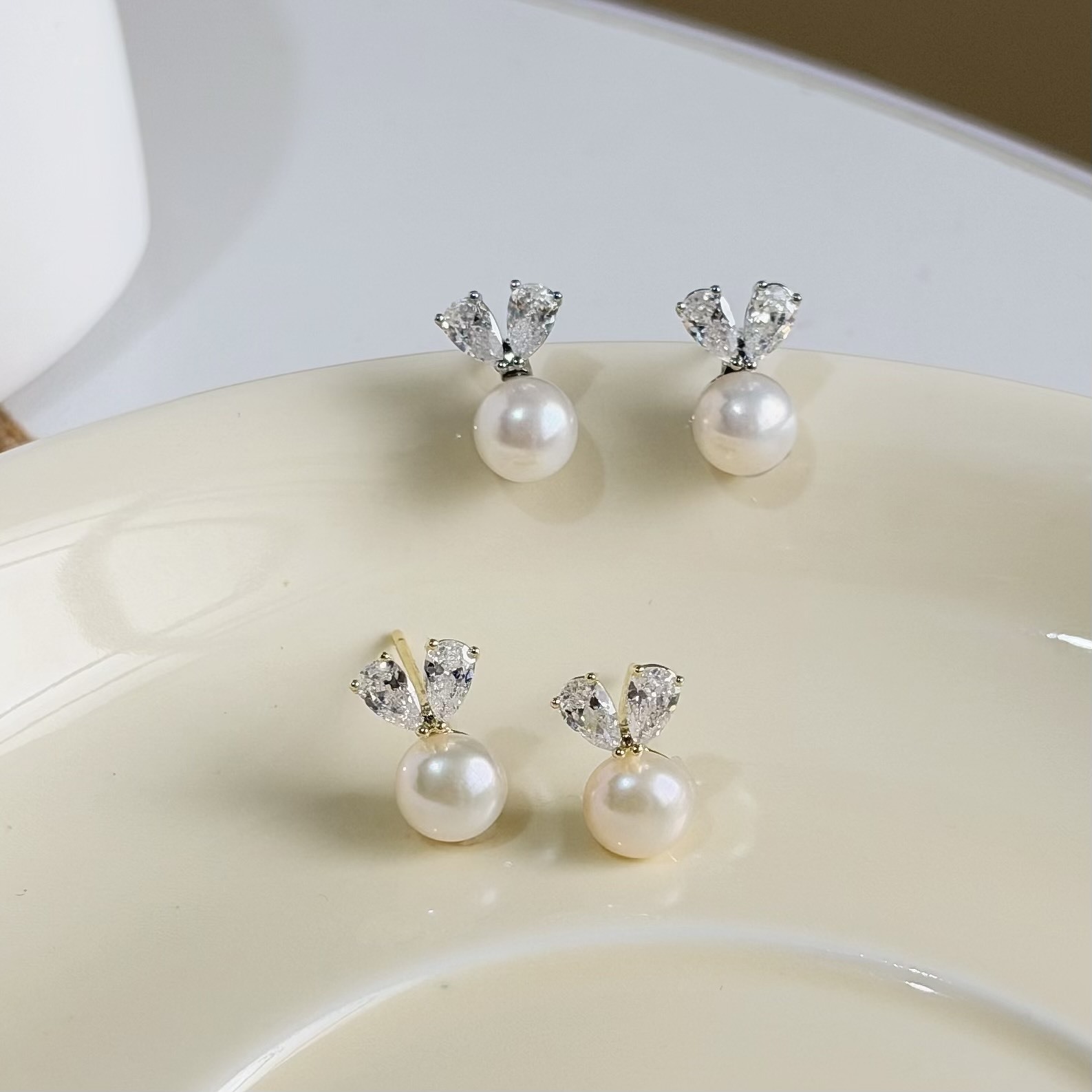 C236鋯石愛心淡水珍珠耳針