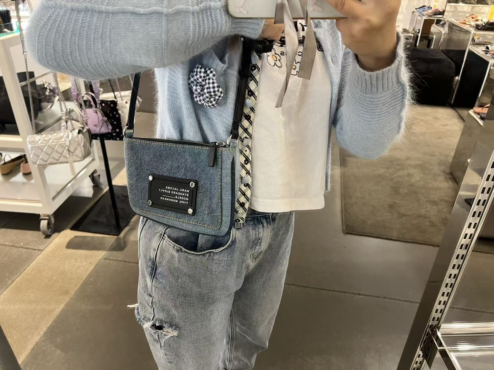 【直播】Marc Jacobs LL102231 牛仔布斜背包