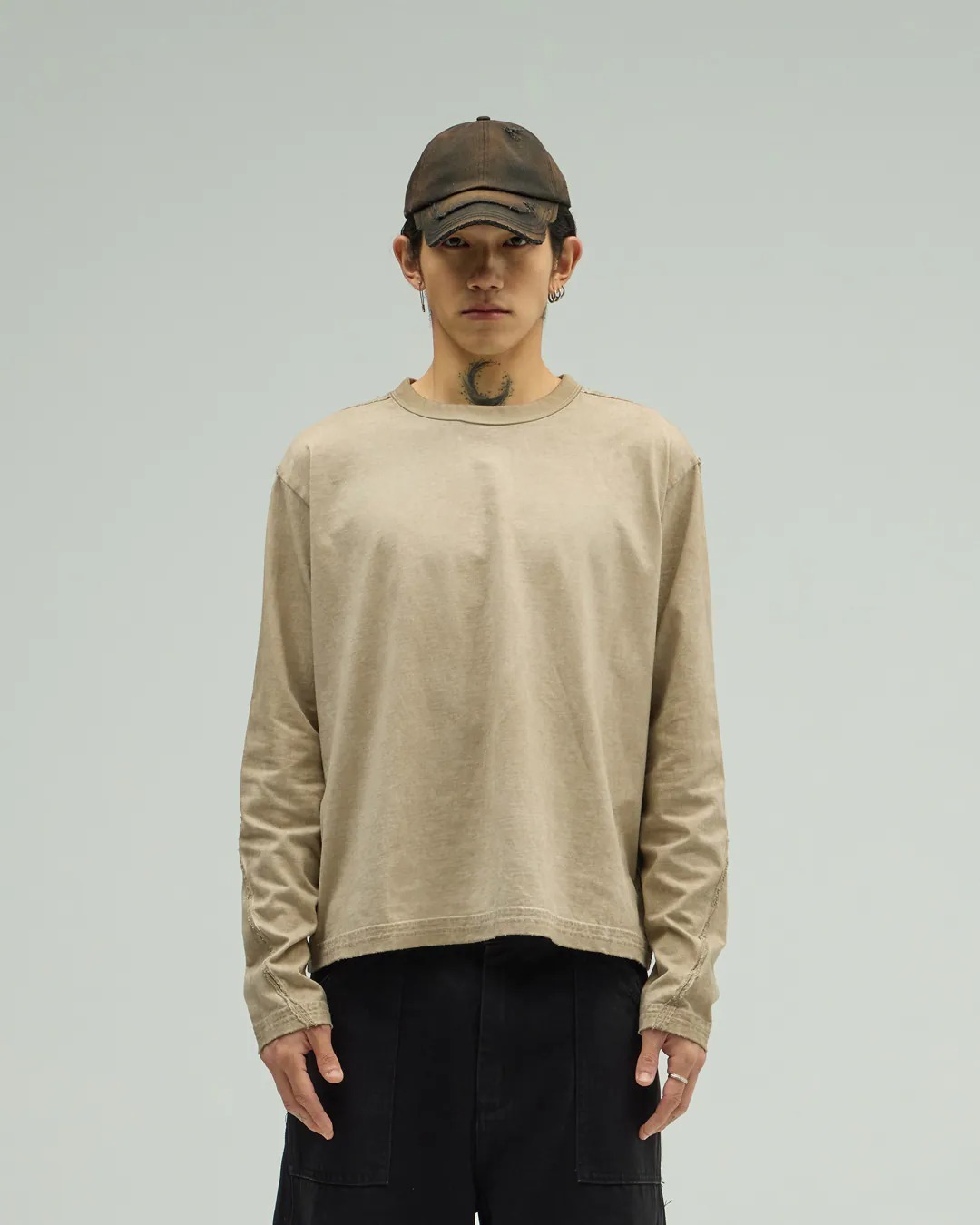 SILVER NINE Dirty Wash Stitch Panel Tee