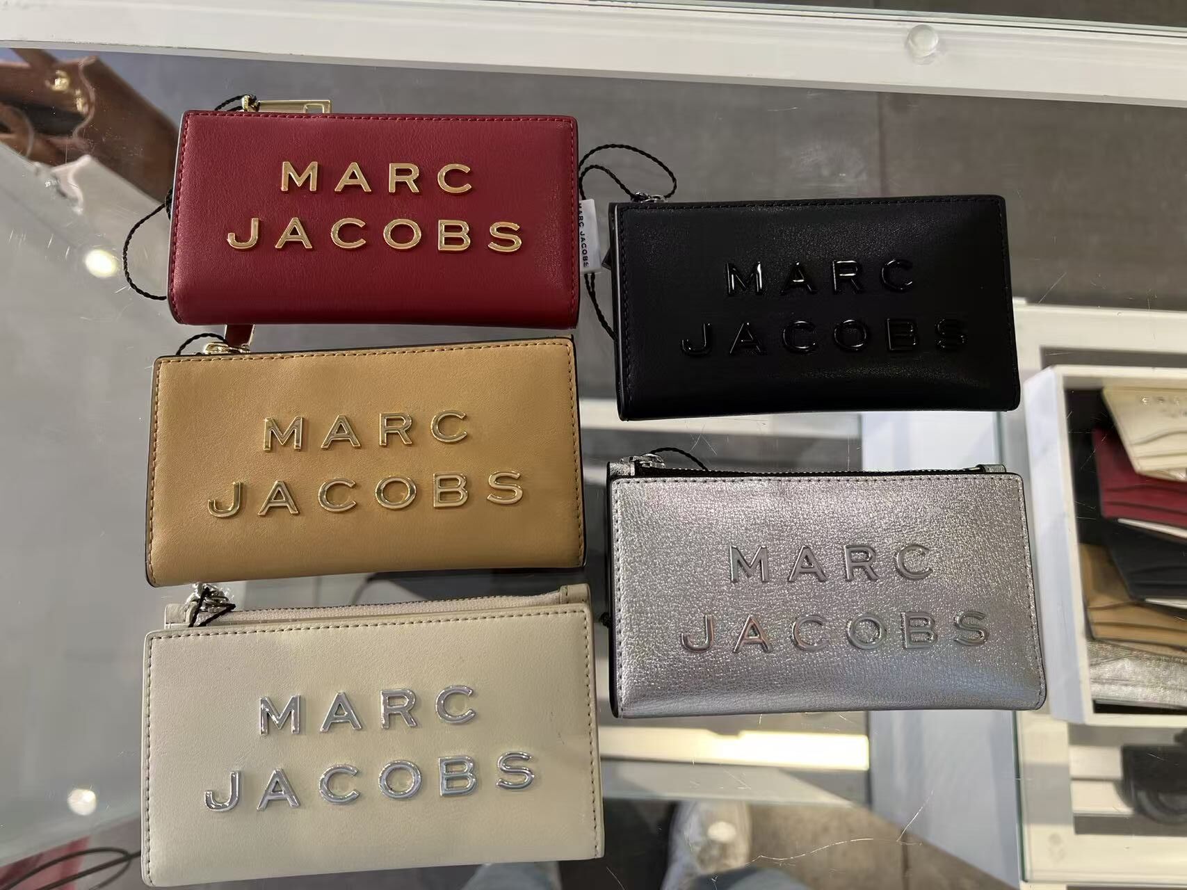 【直播】Marc Jacobs LL102238 LOGO 拉鏈摺款銀包