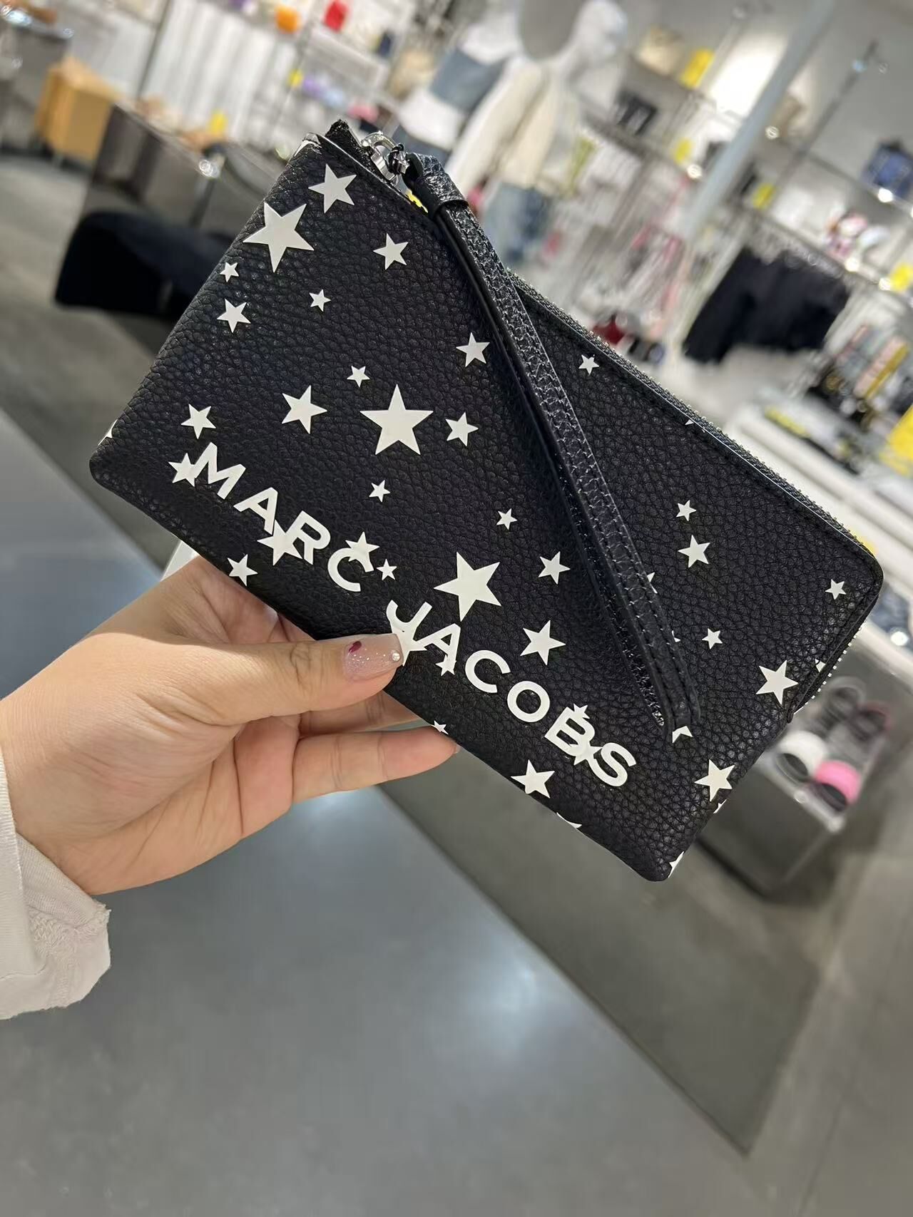 【直播】Marc Jacobs LL102240 星星款小號手拿包
