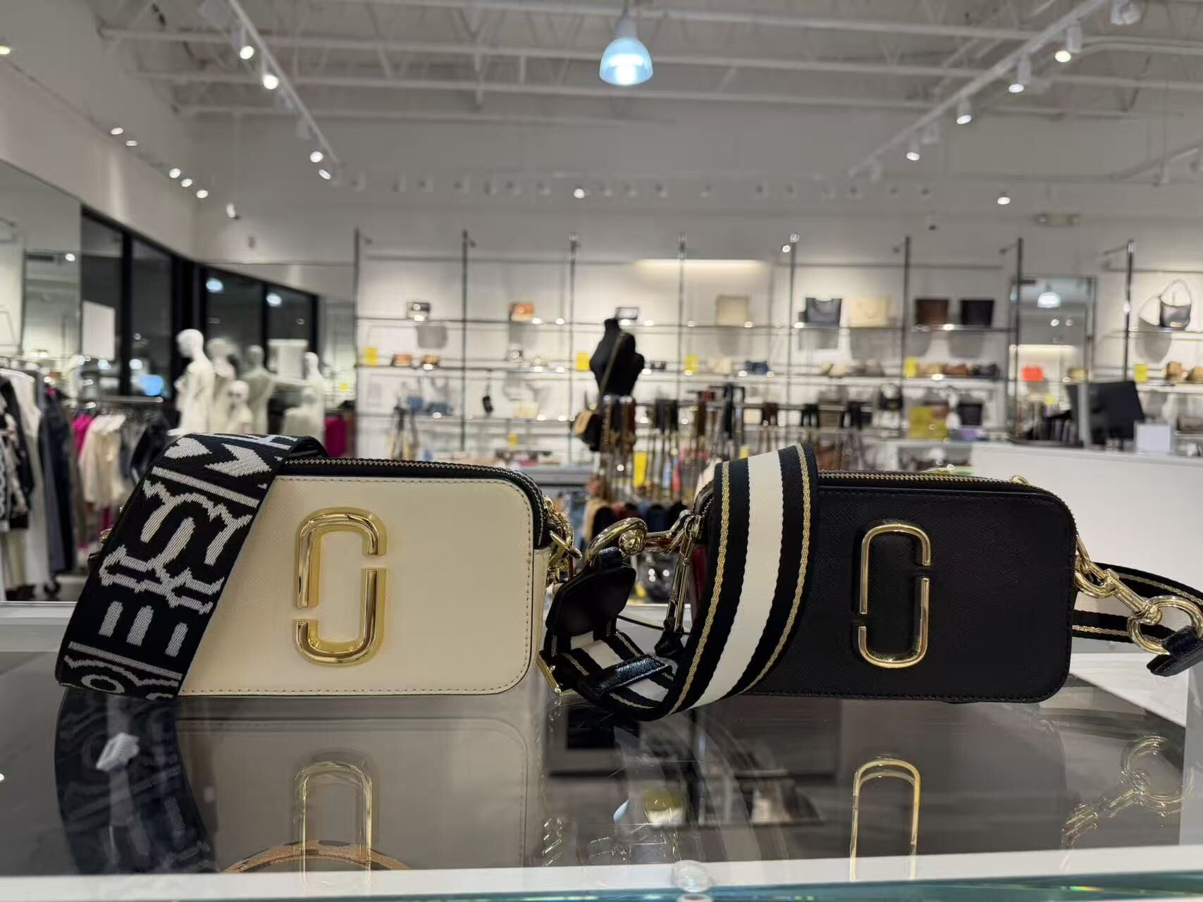 【直播】Marc Jacobs LL102248 粗帶相機包