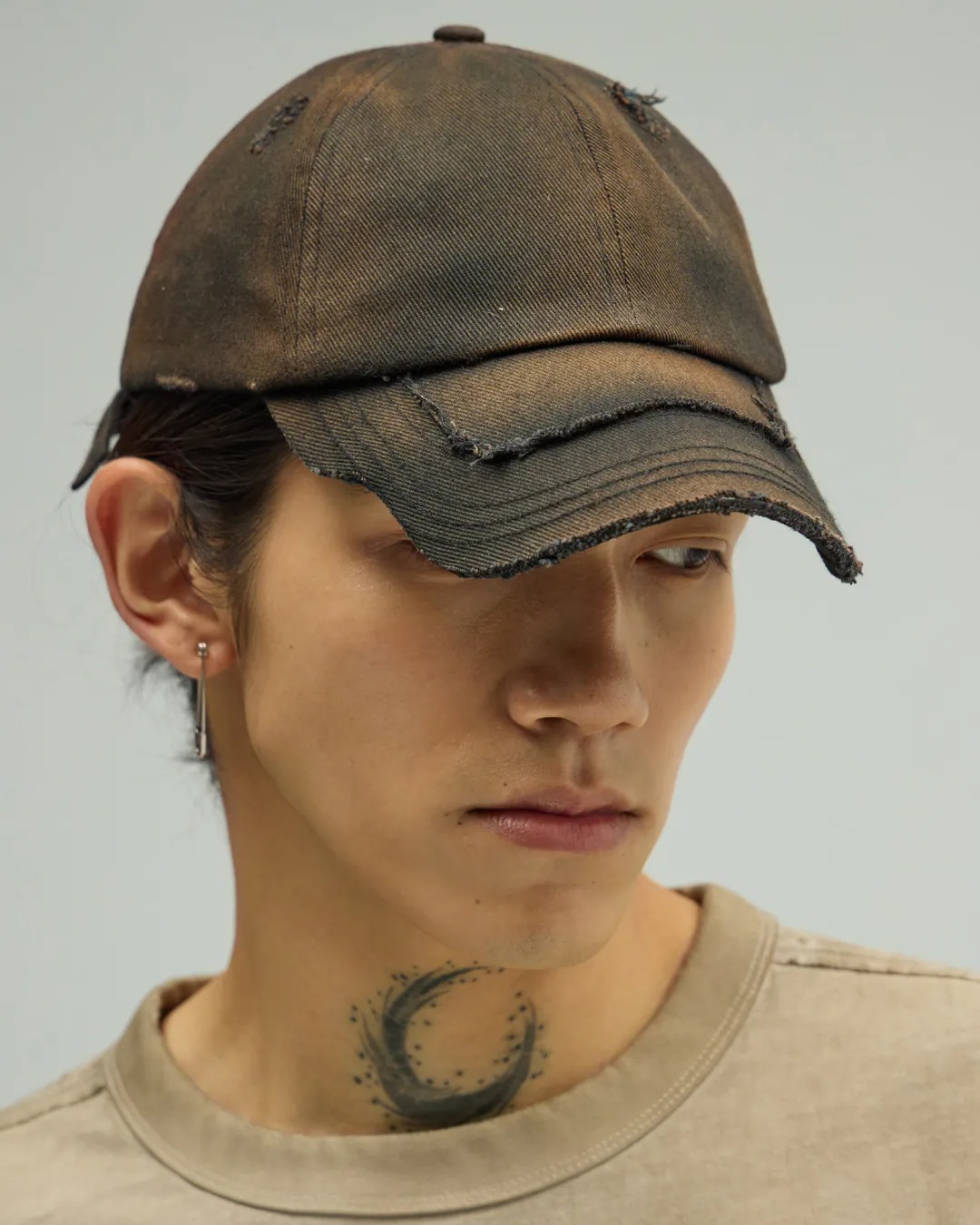 SILVER NINE Cut-Edge Distressed Cap