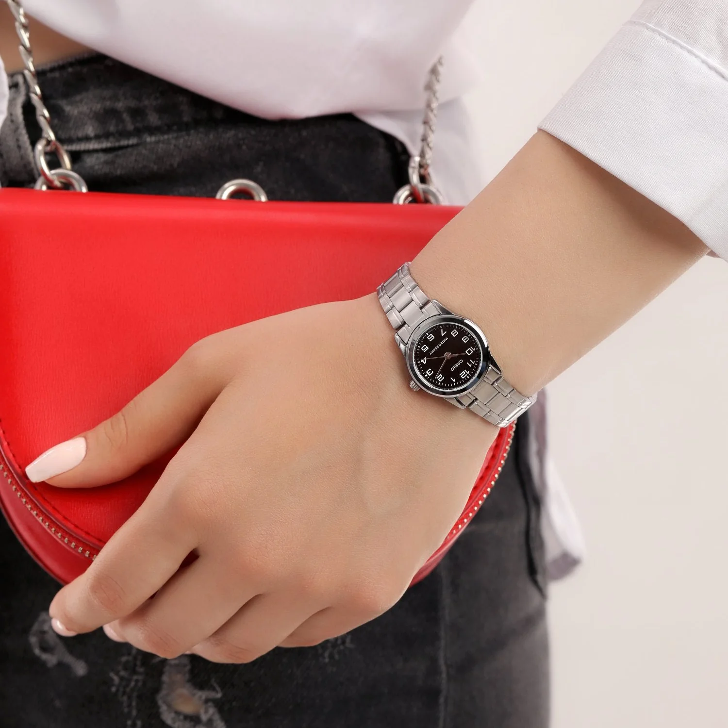 萬年鐘錶 - CASIO  復古經典黑面數字款女錶 LTP-V001D-1B  錶徑25MM