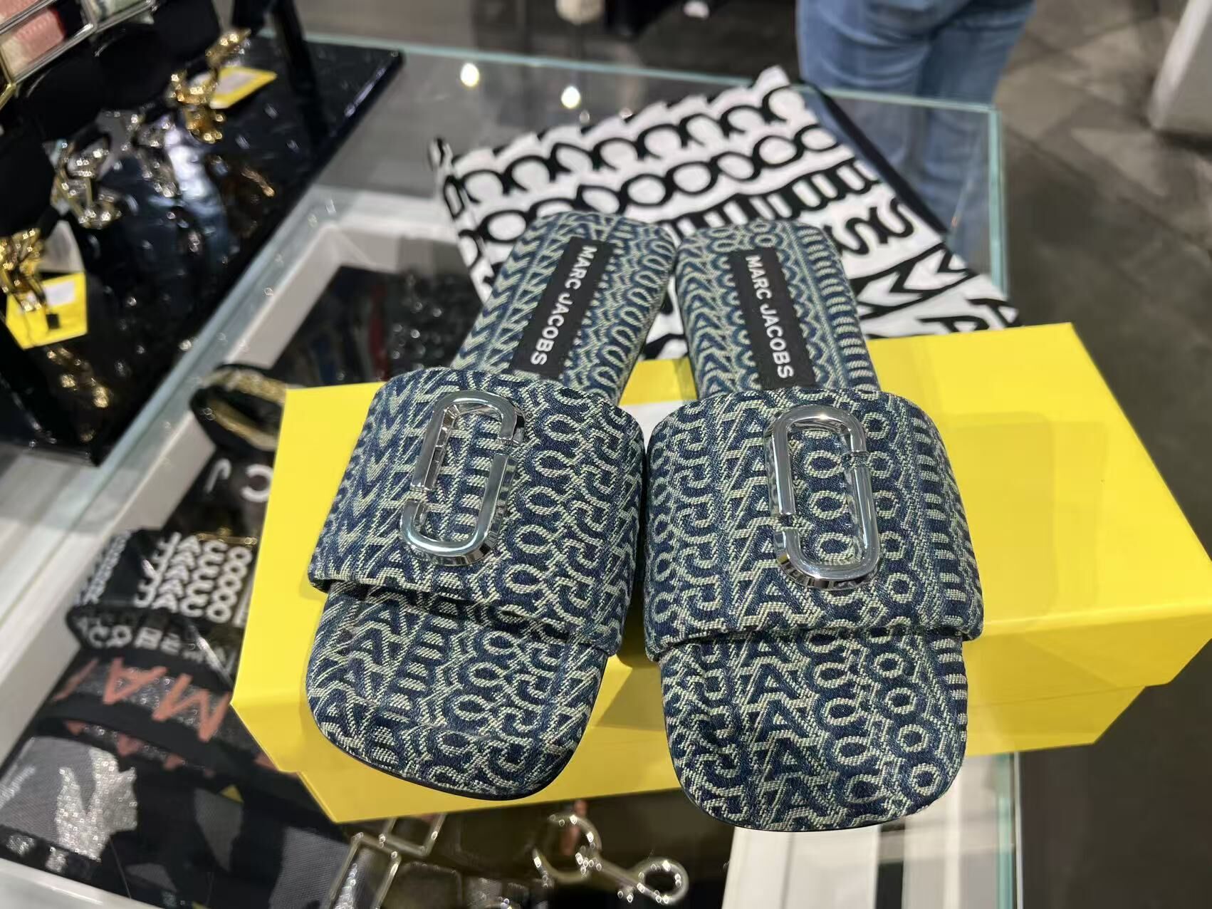 【直播】Marc Jacobs LL102249 牛仔布拖鞋