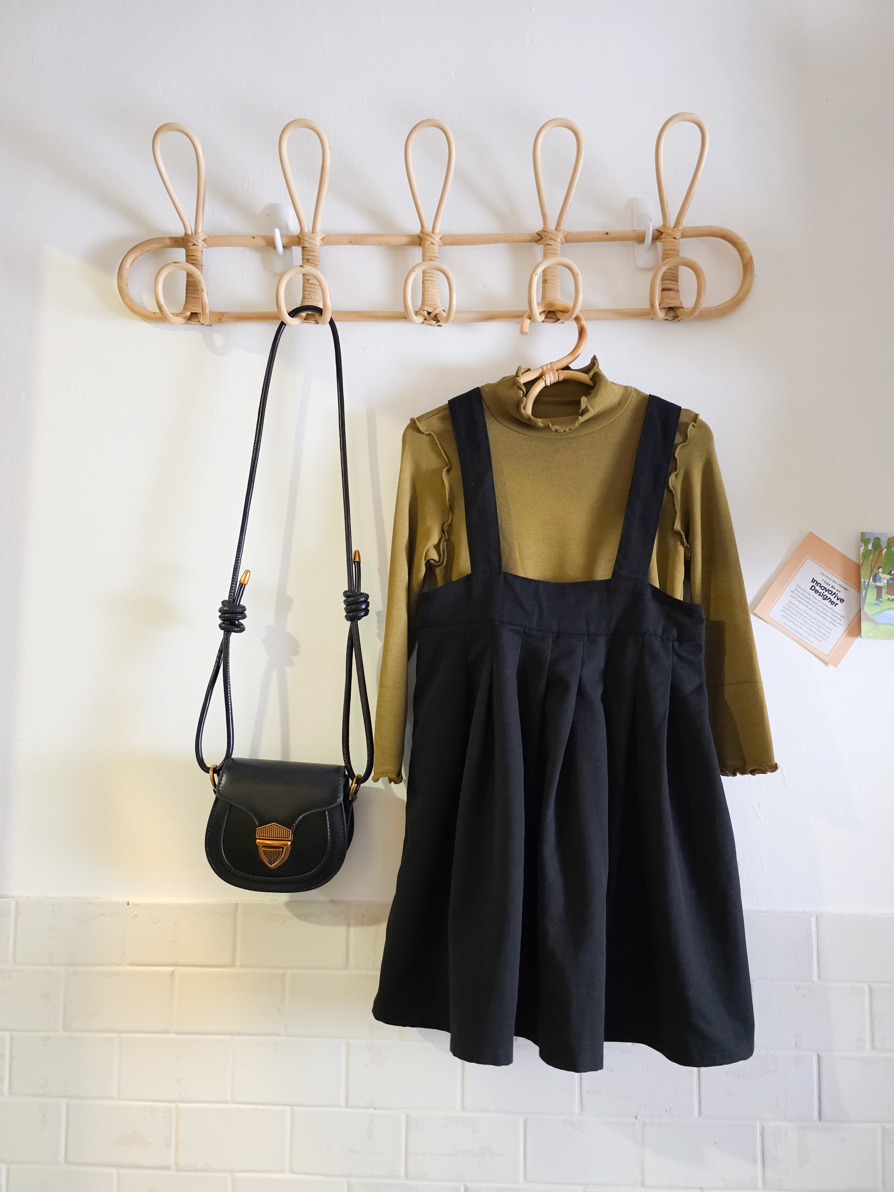 橄欖綠木耳邊內搭上衣(PE)