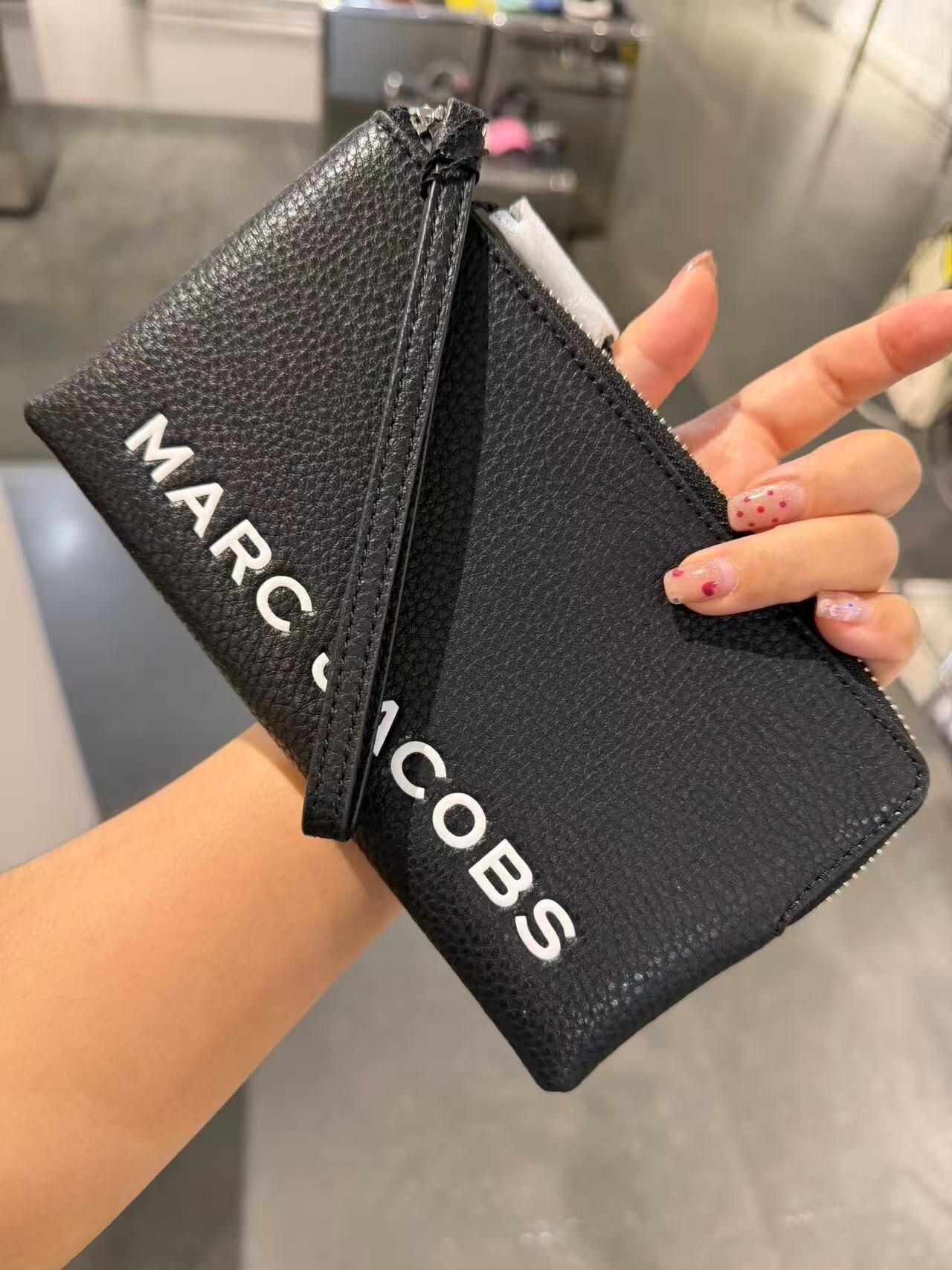 【直播】Marc Jacobs LL102252 腕帶手提包