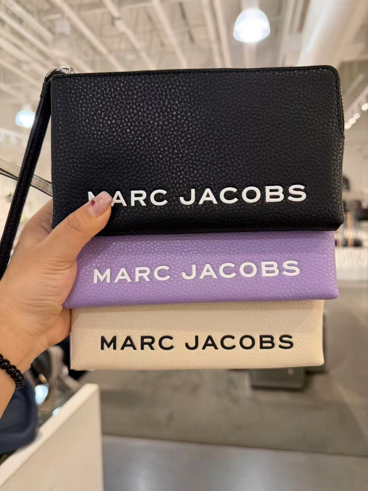 【直播】Marc Jacobs LL102252 腕帶手提包